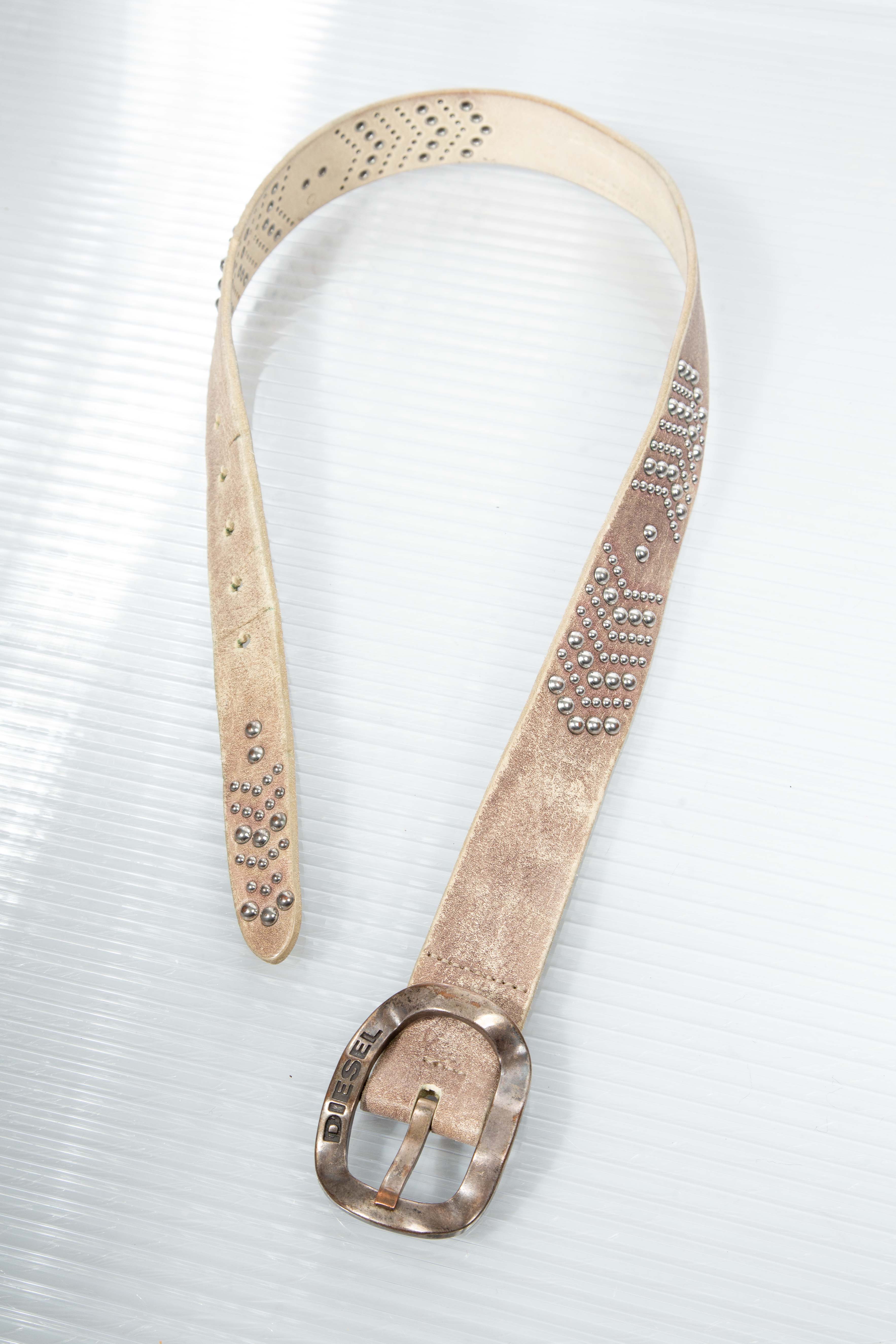 STUDDED WASHED LEATHER BELT