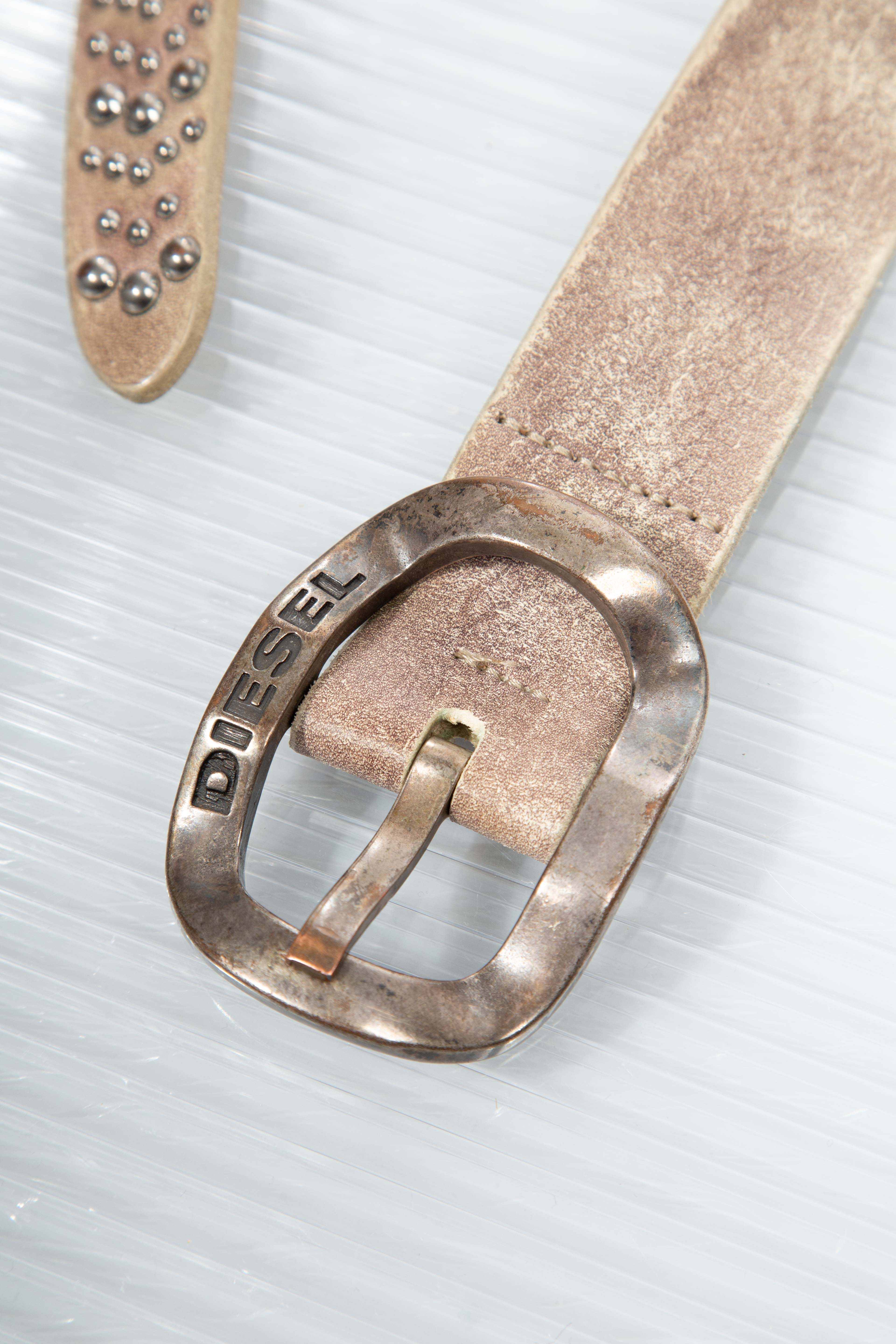 STUDDED WASHED LEATHER BELT