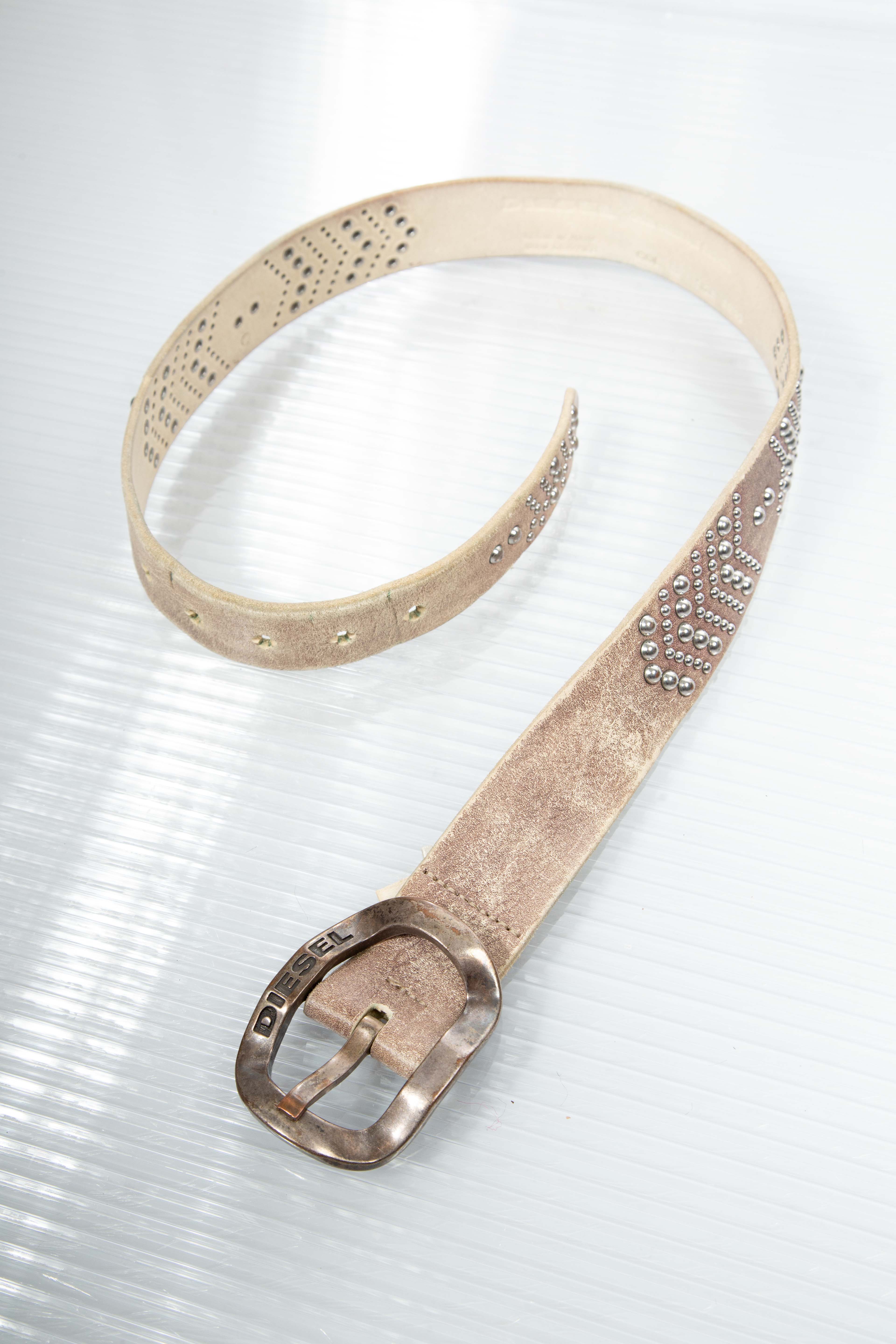 STUDDED WASHED LEATHER BELT