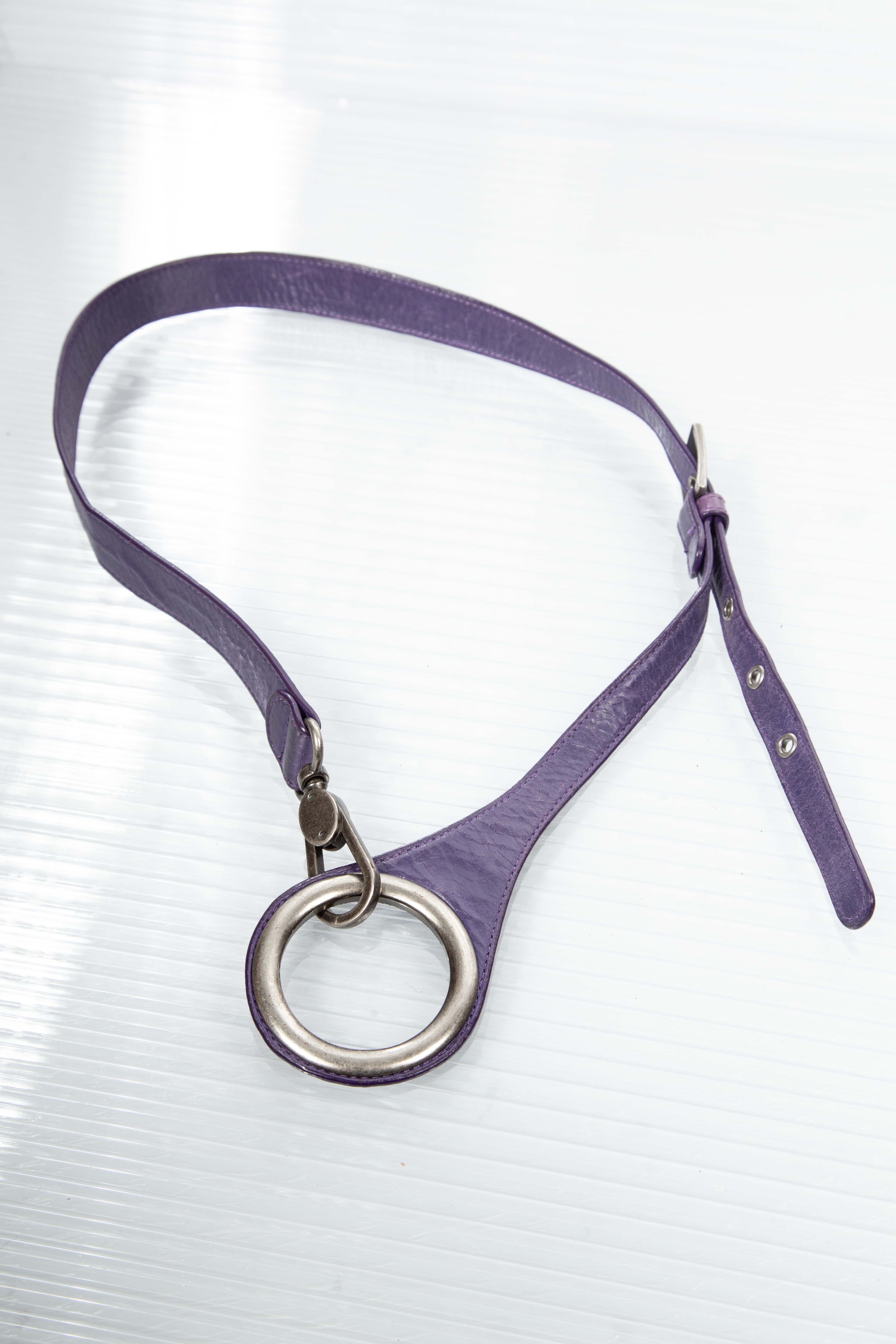 PURPLE LOOP BUCKLED LEATHER BELT
