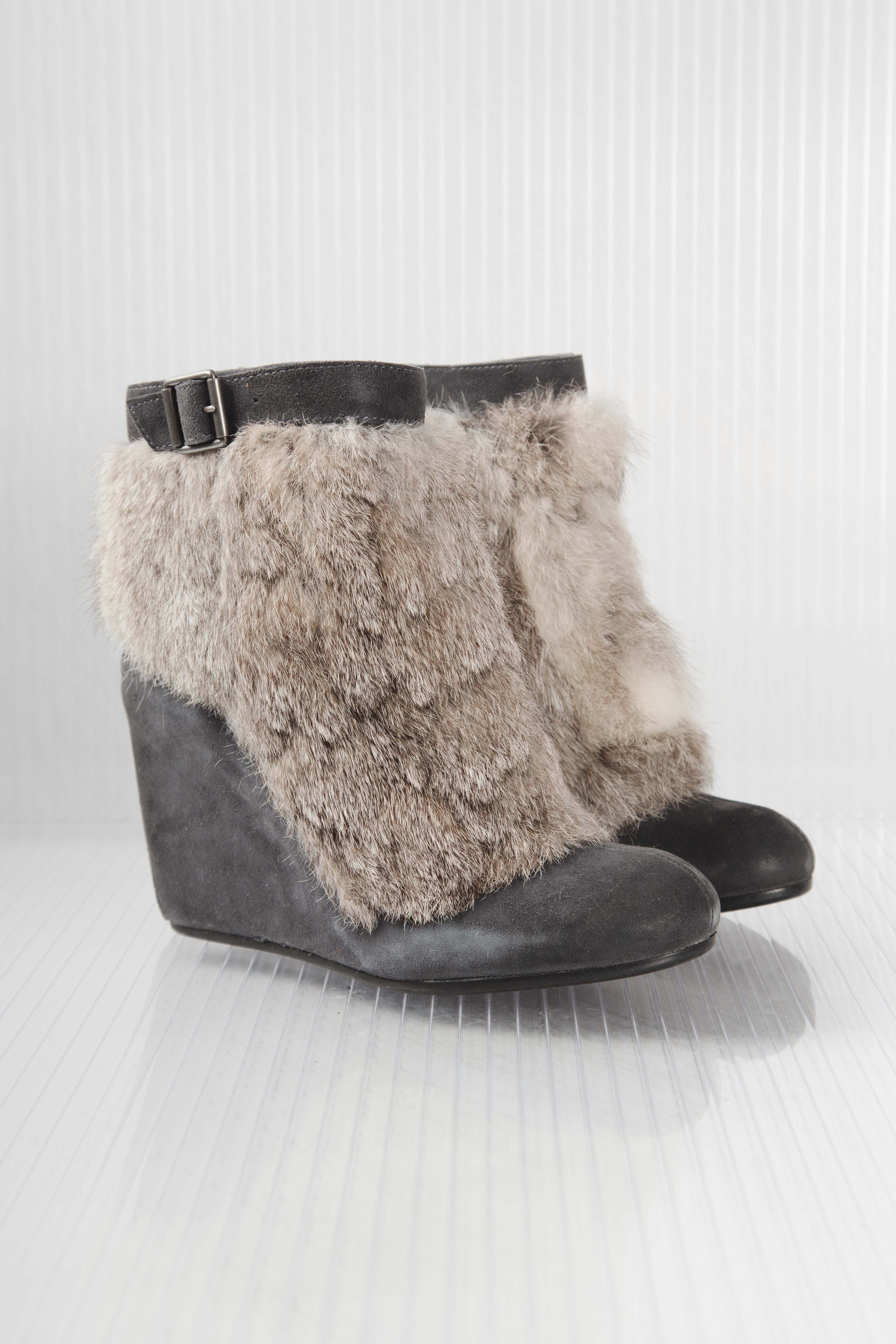 DARK BLUE LEATHER FUR WEDGES