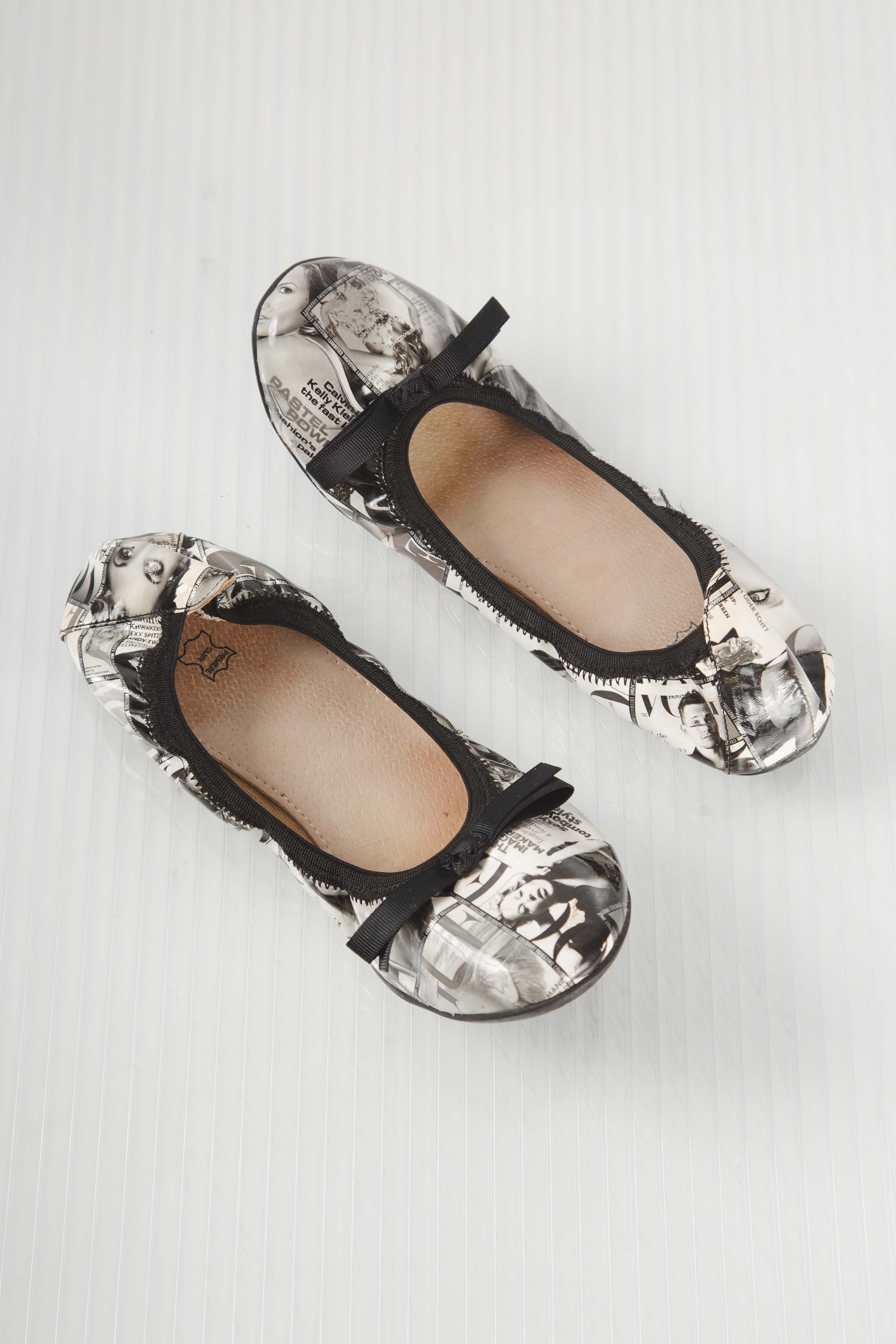 NEWSPAPER BOW BALLERINAS