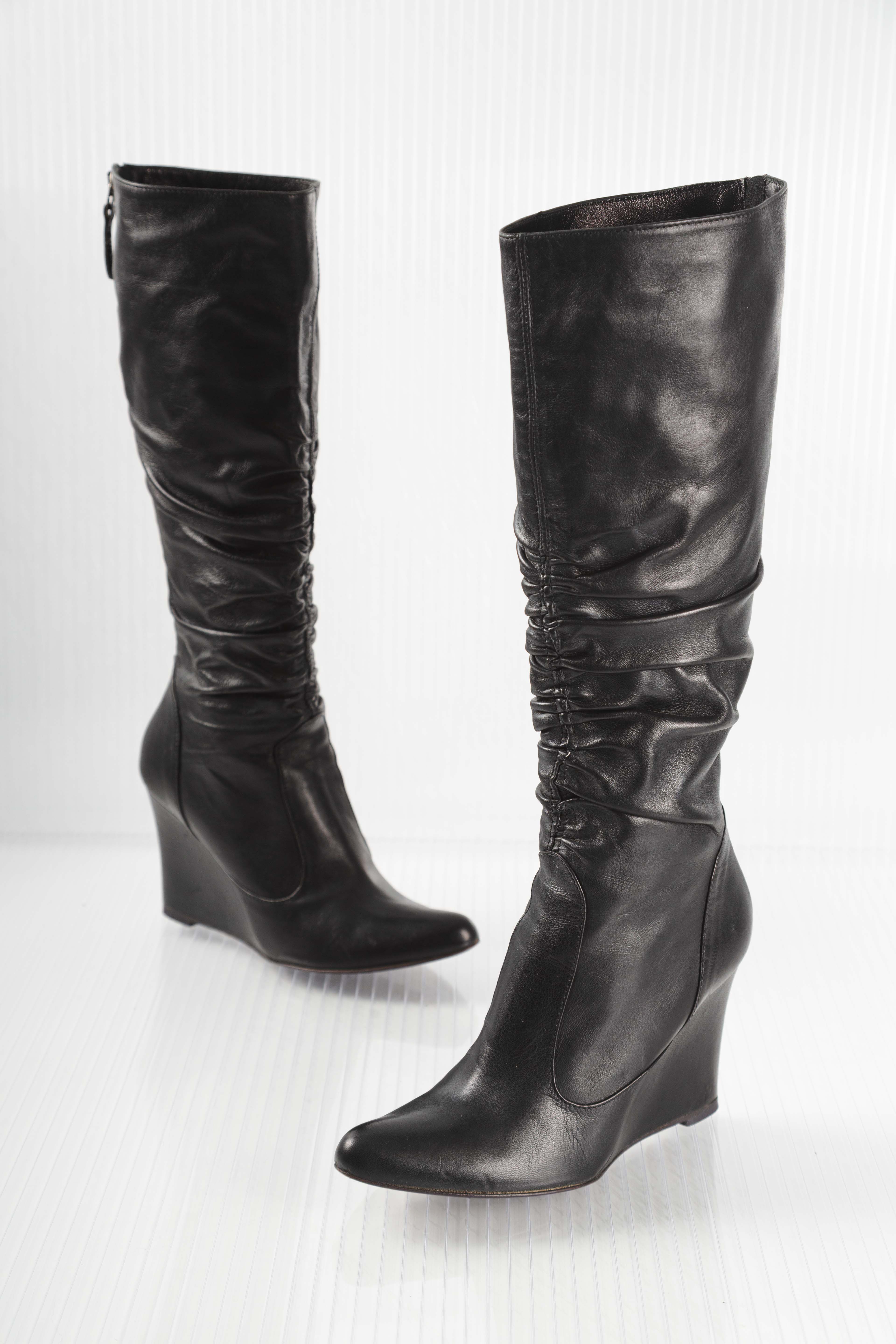 RUCHED LEATHER WEDGES KNEE BOOTS