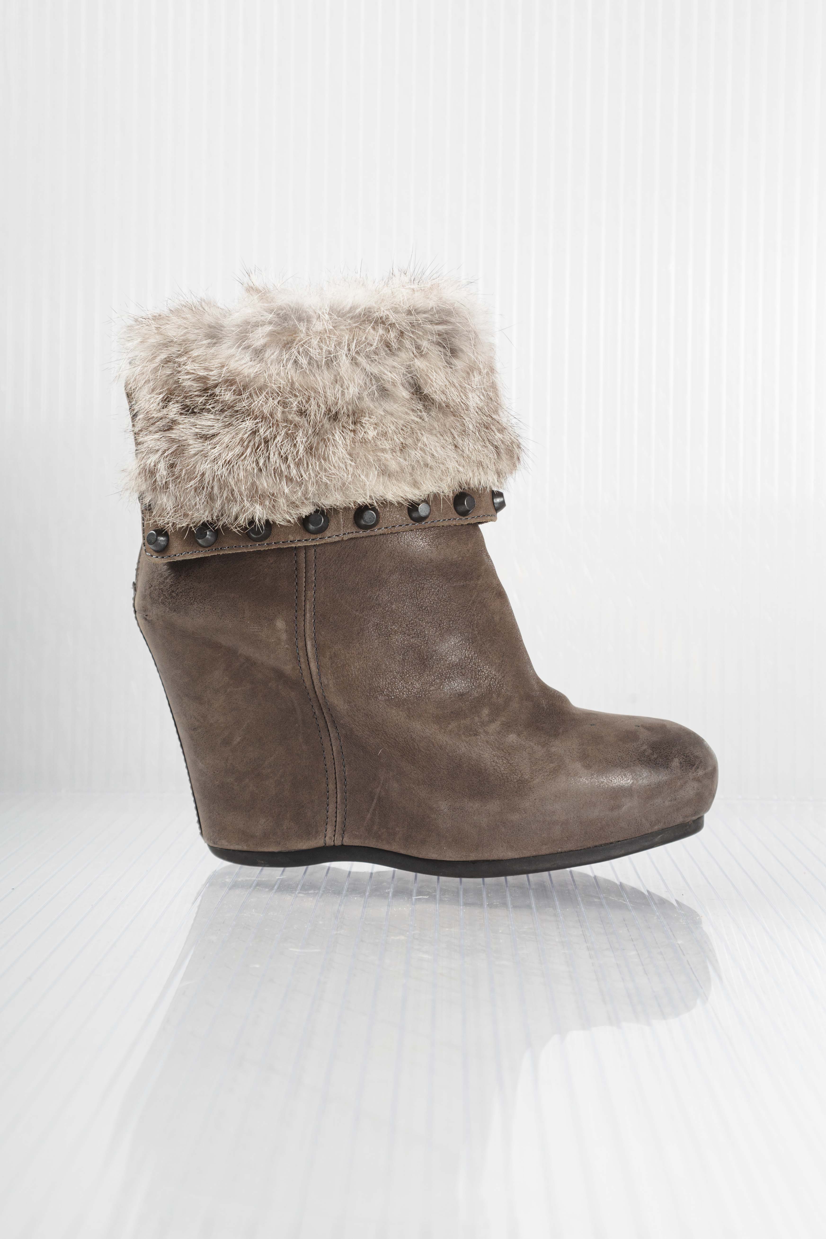 FUR STUDDED LEATHER WEDGES BOOTS