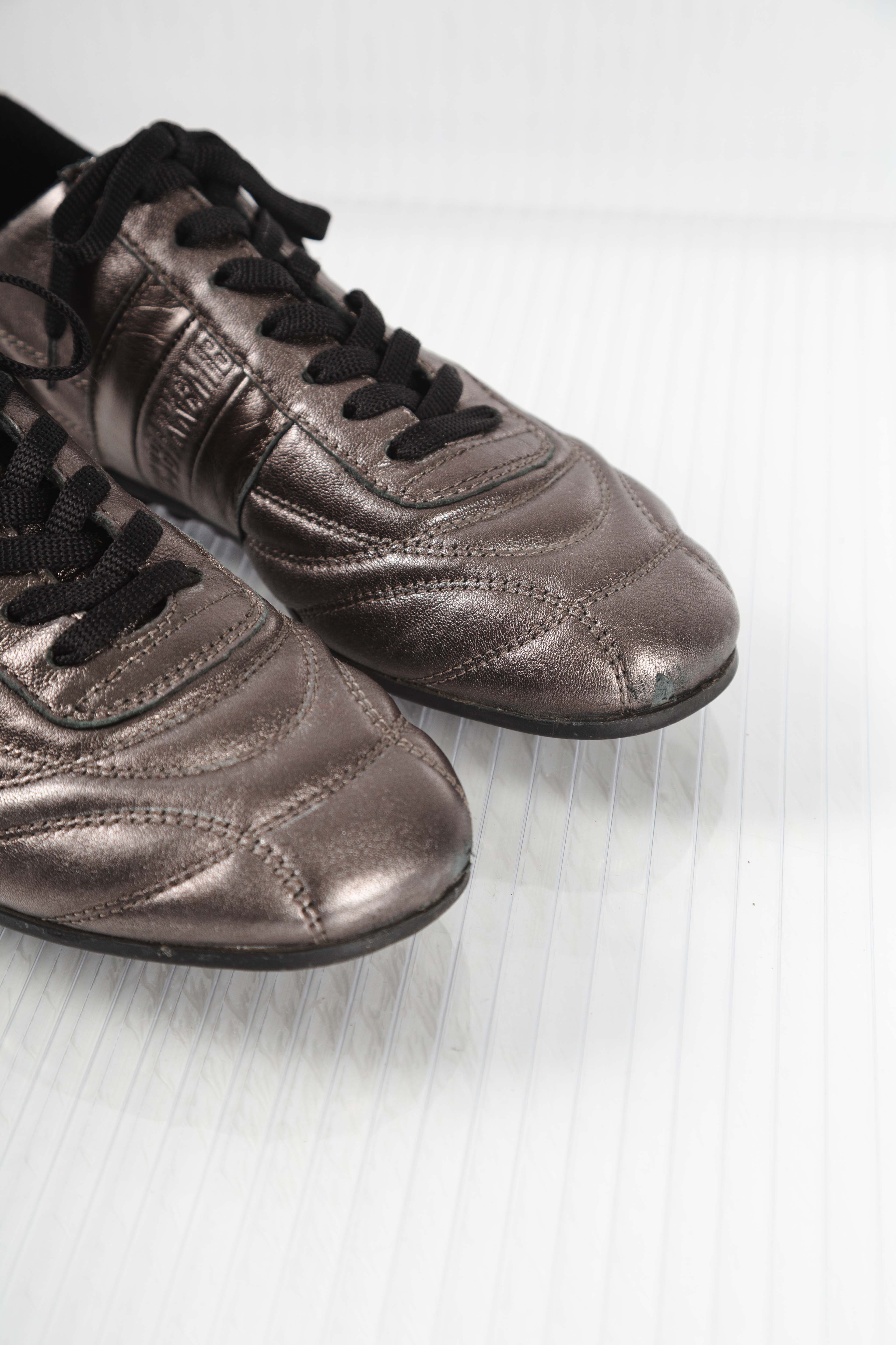 DARK SILVER SNEAKERS