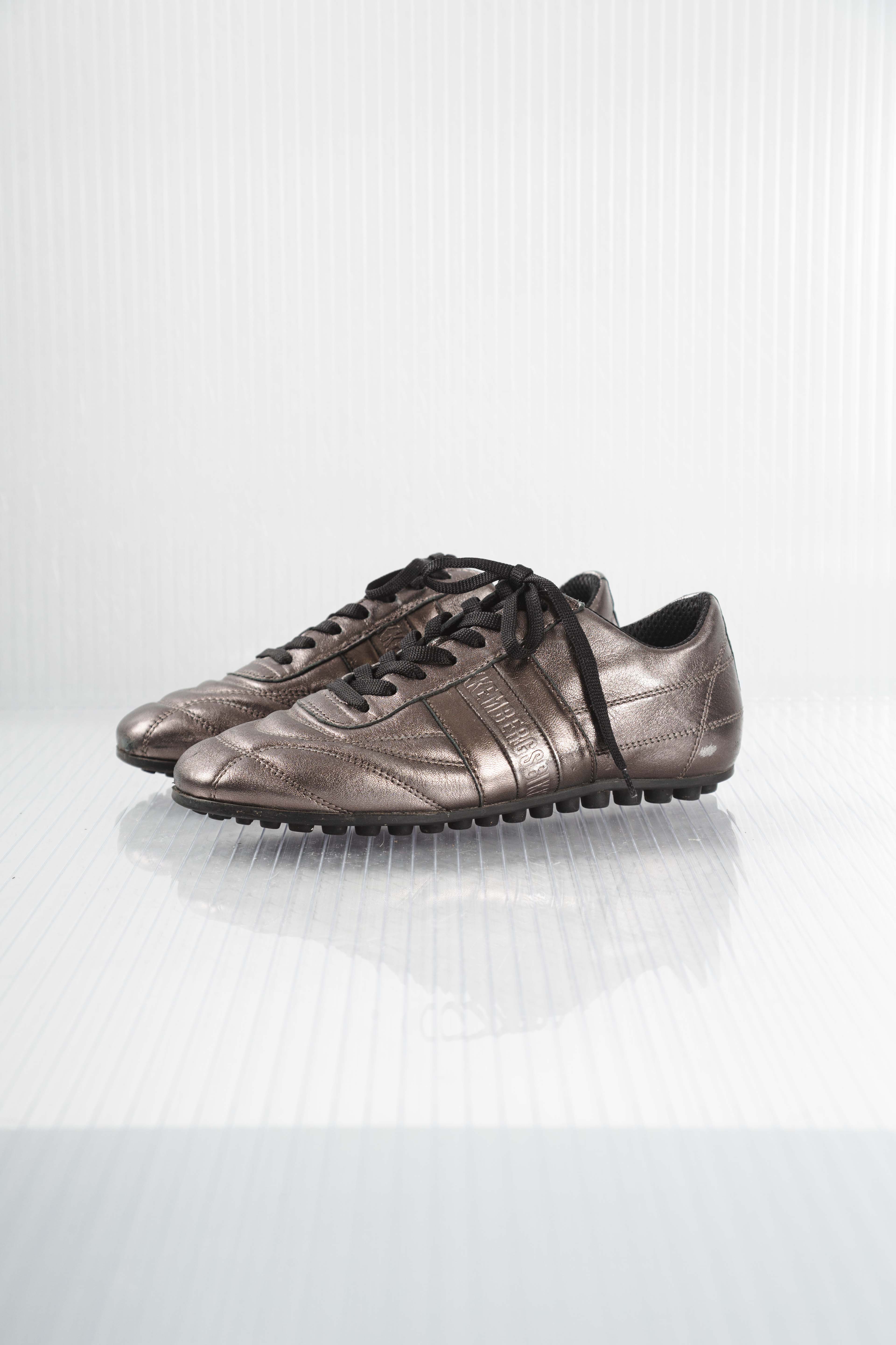 DARK SILVER SNEAKERS