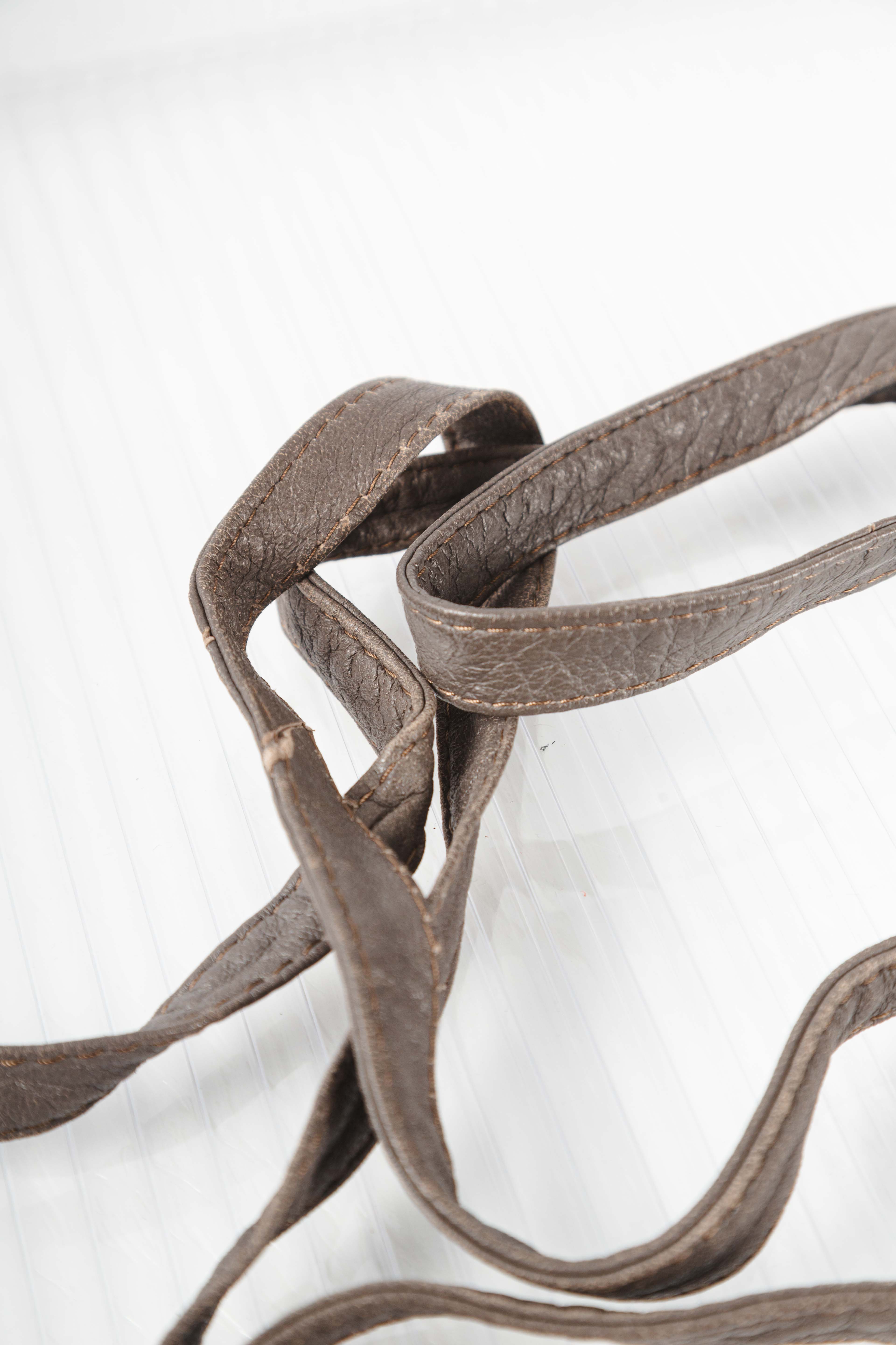 BROWN LEATHER FLOWER CHOCKER\BELT