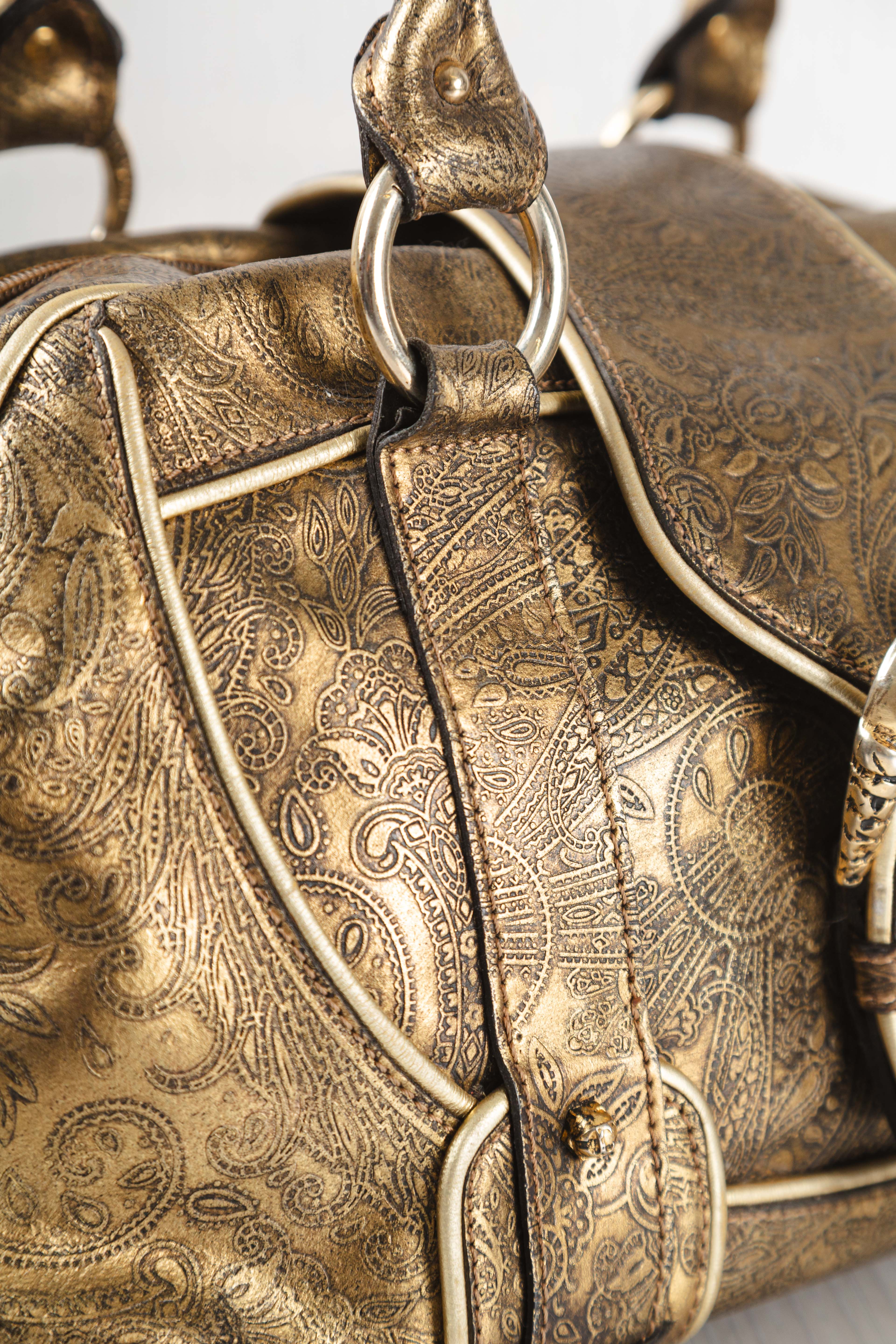 FW2007 GOLD PATTERNED LEATHER BUCKLE BAG