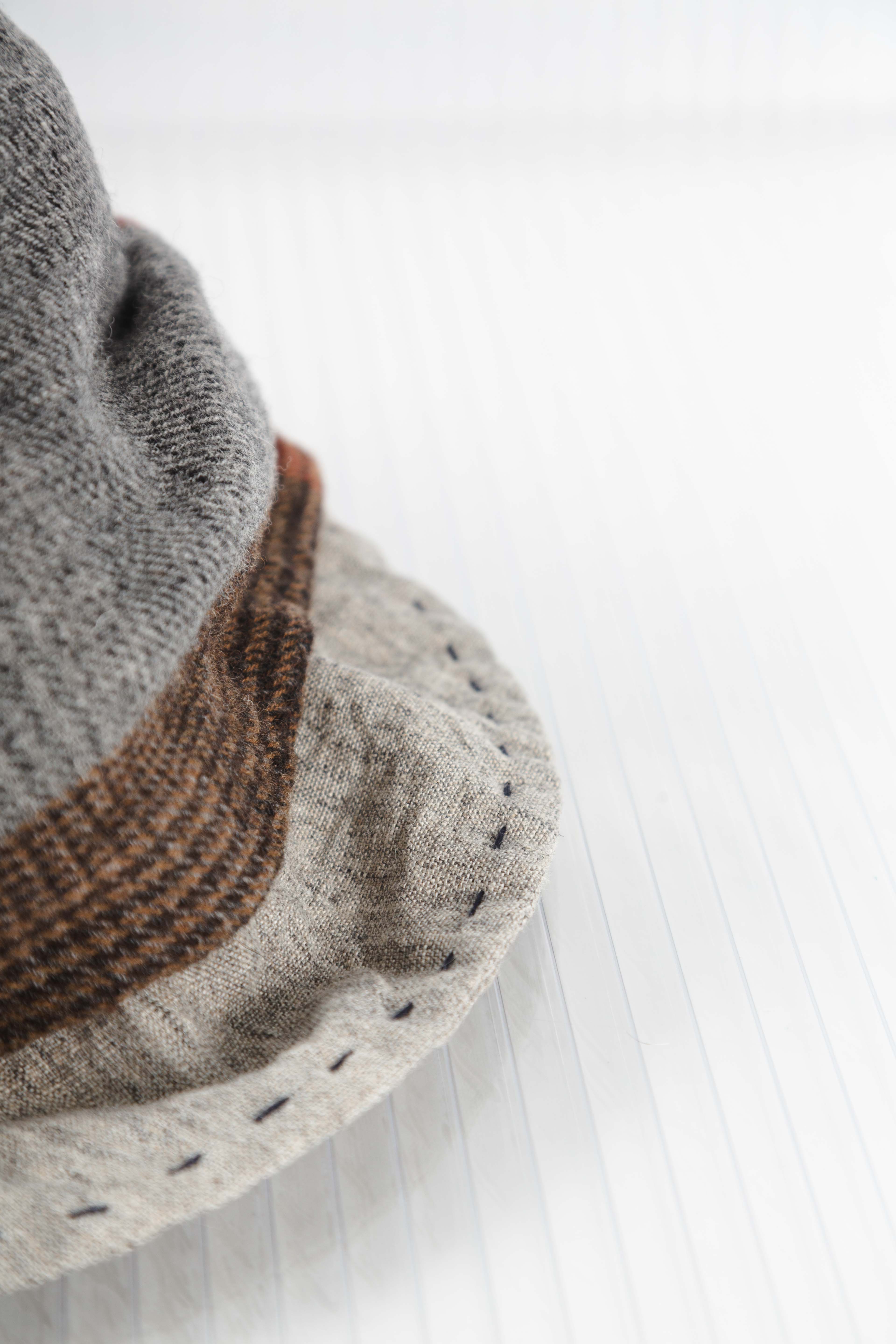 RED CHECK WOOL KNIT HAT