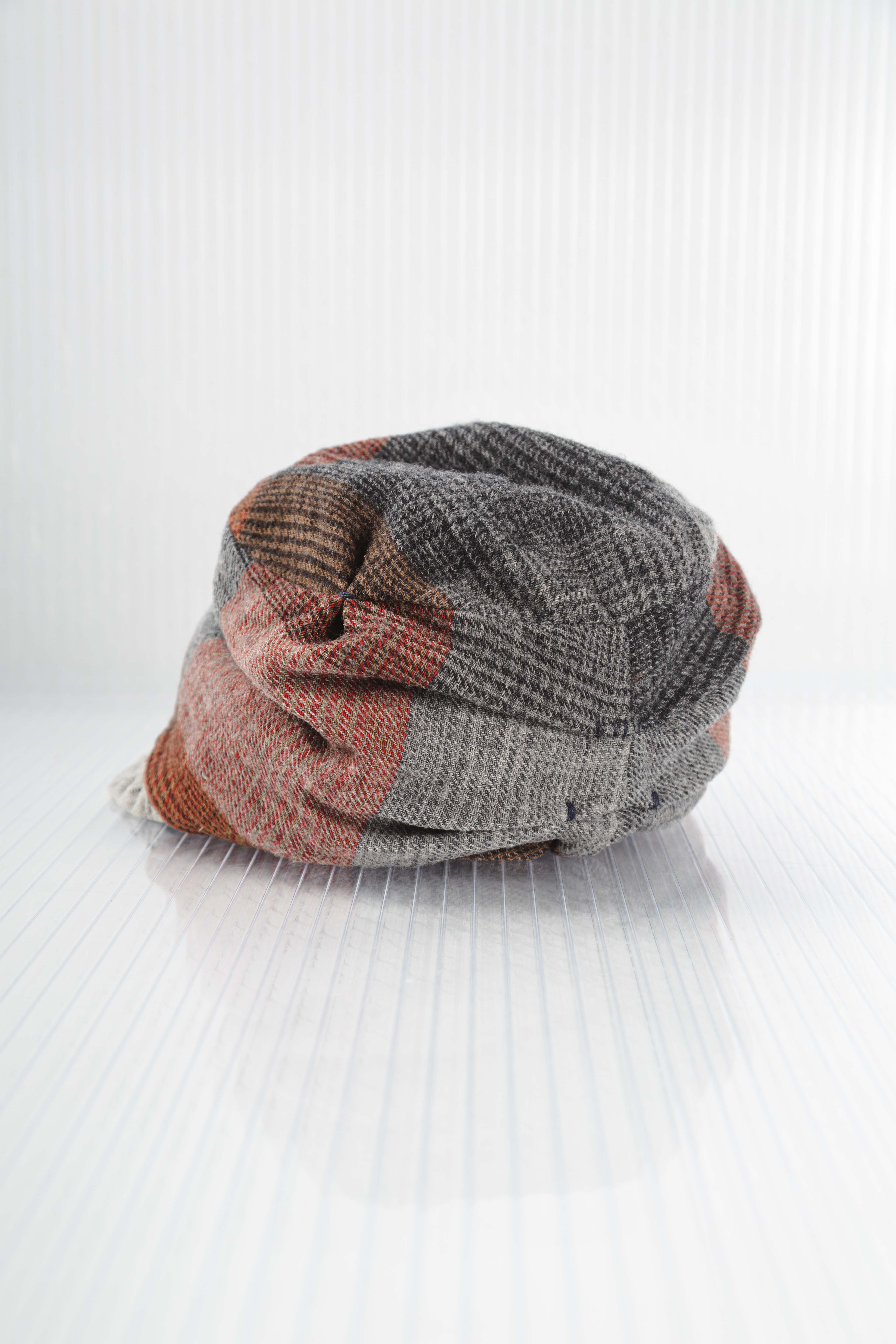 RED CHECK WOOL KNIT HAT