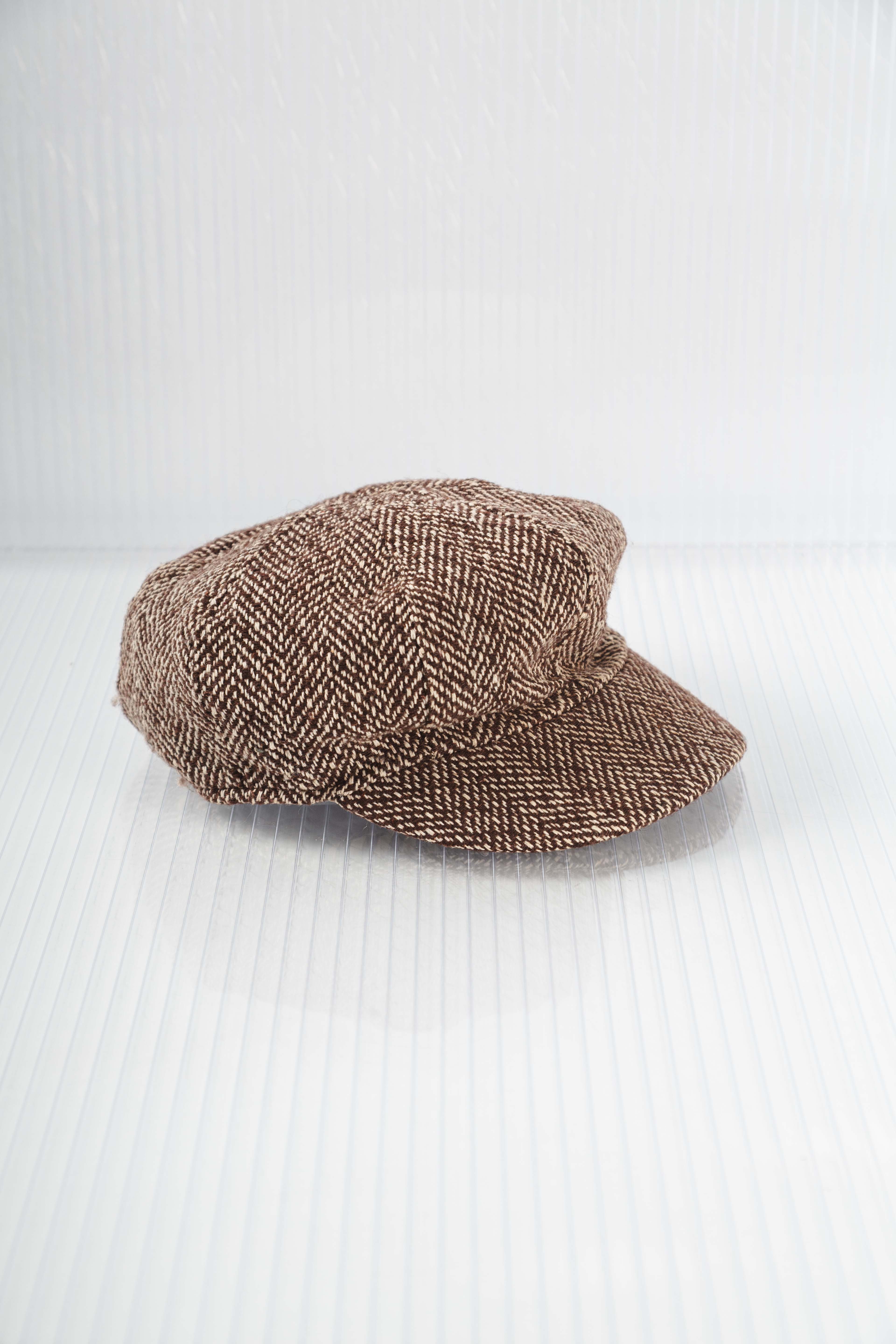 BROWN TWEED CAP