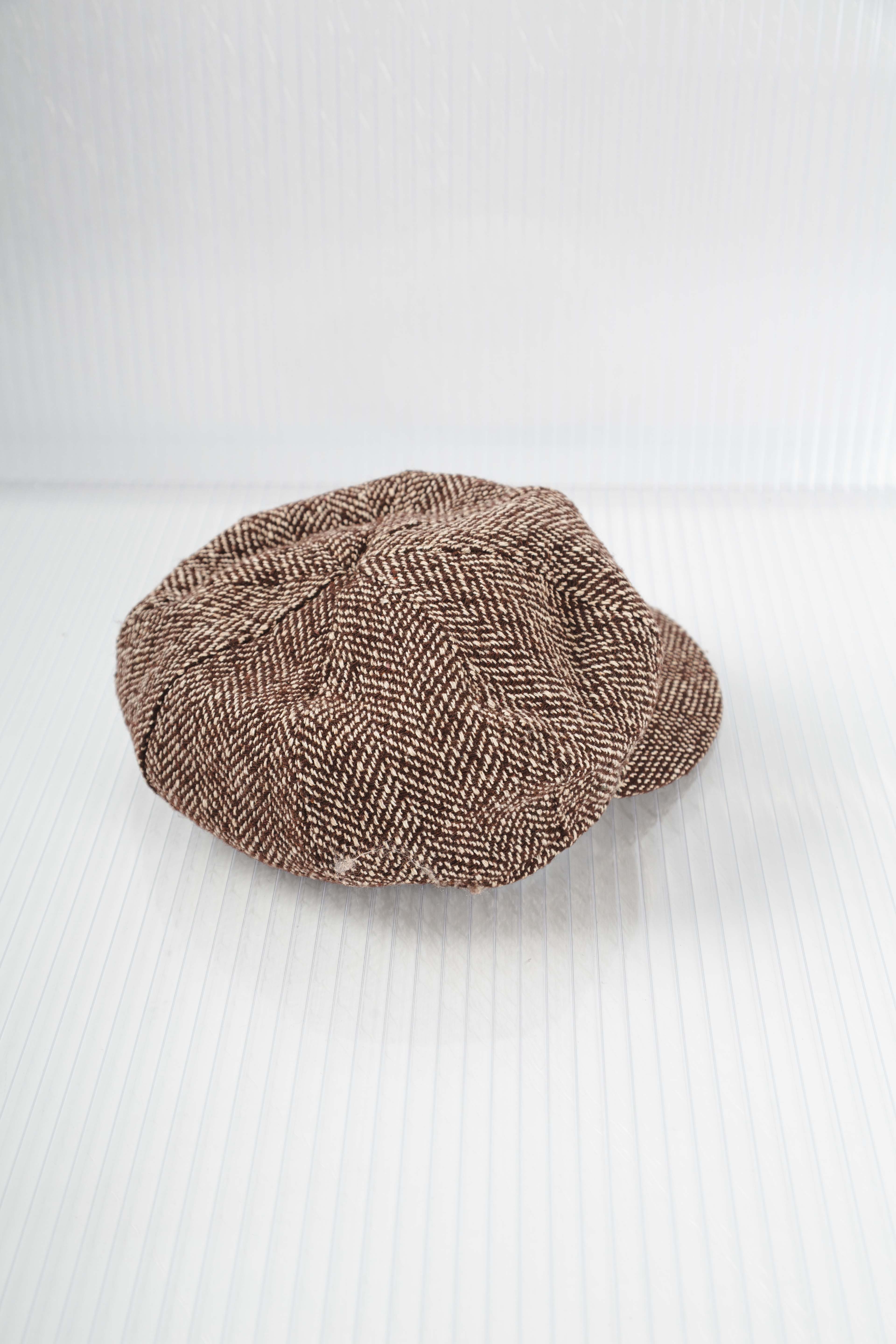 BROWN TWEED CAP