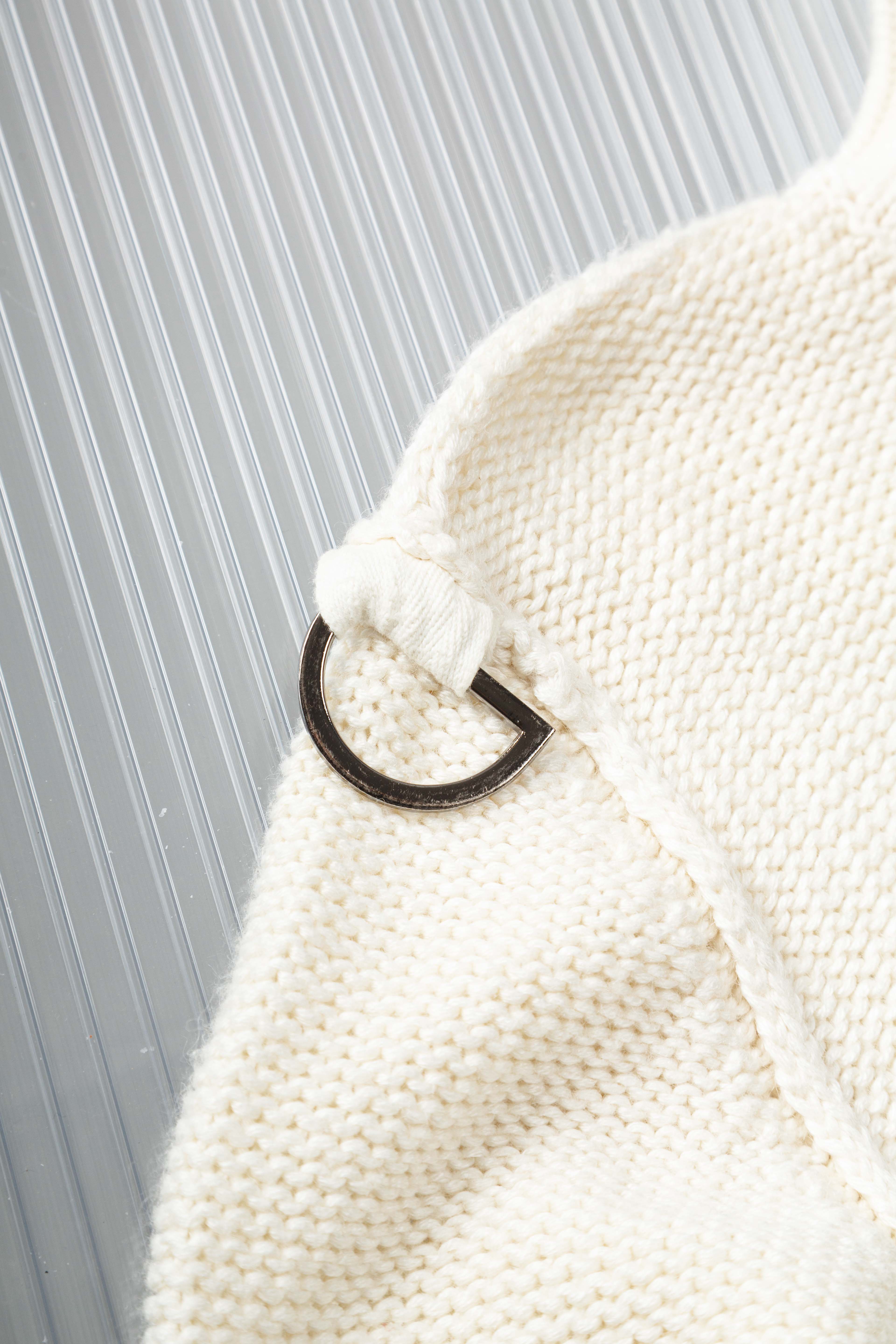 WHITE ZIPPED UTILITY SWEATER