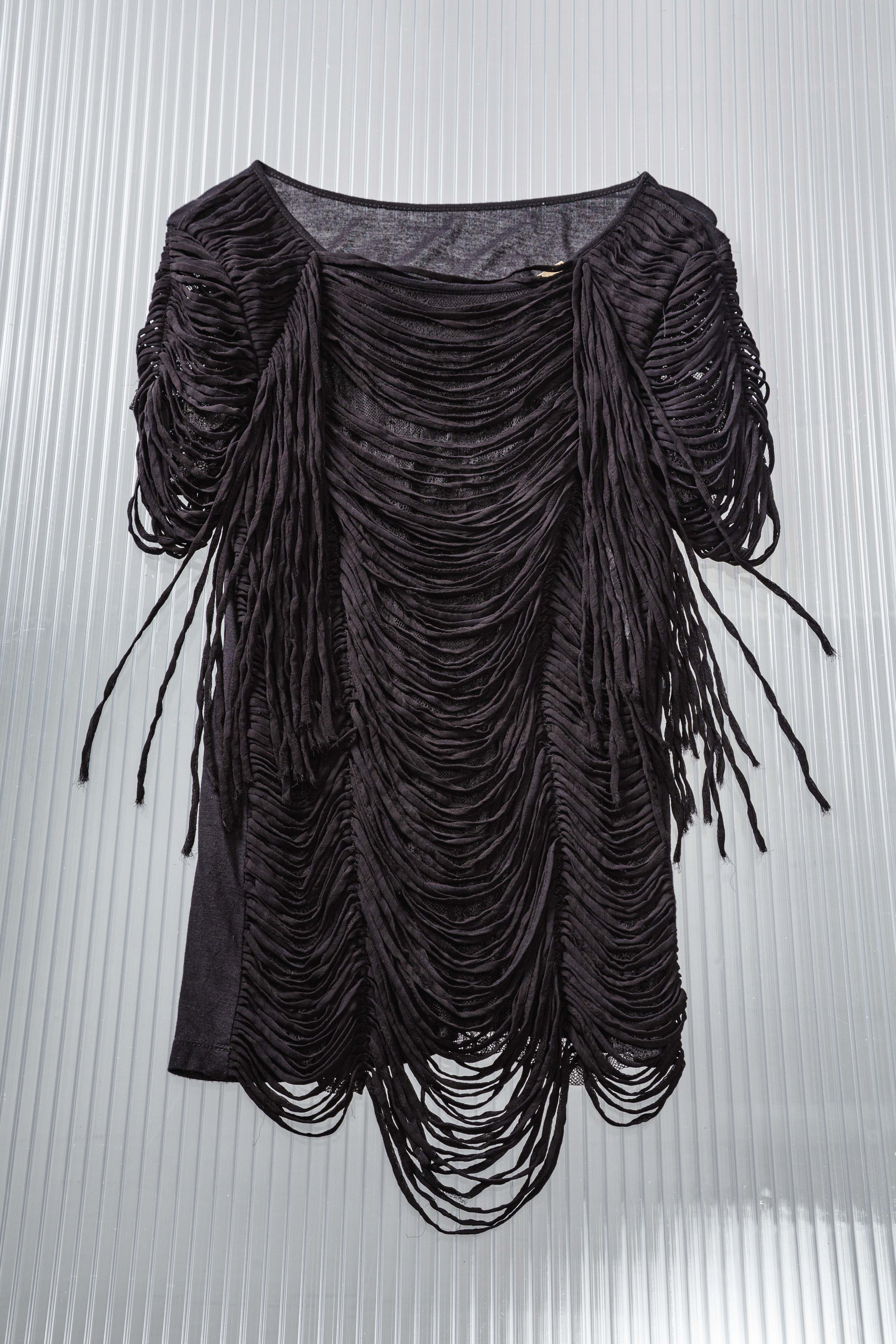 STRUCTUED LACE LAYERED TOP