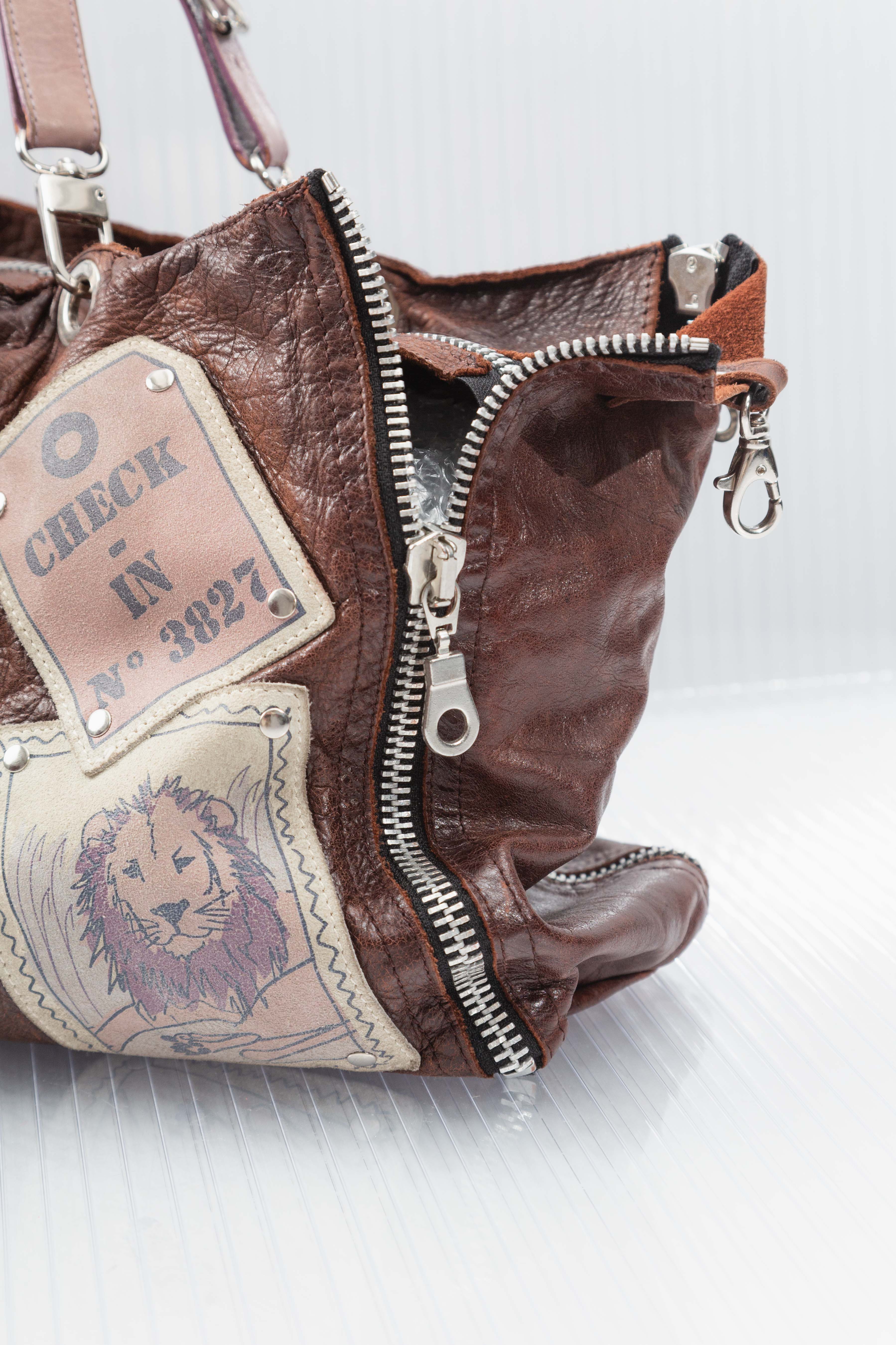 POSTCARDS ZIPPED LEATHER BAG