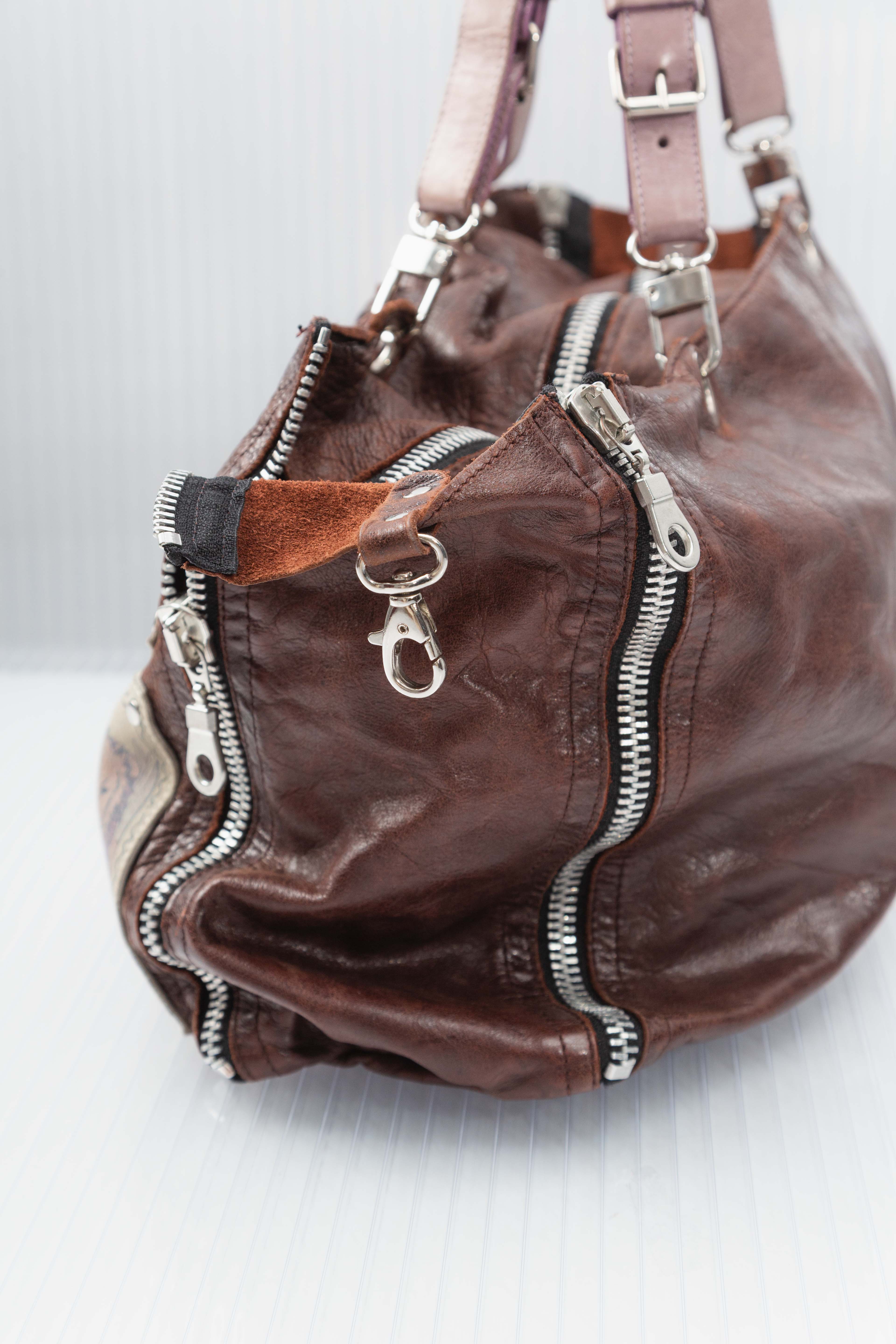 POSTCARDS ZIPPED LEATHER BAG