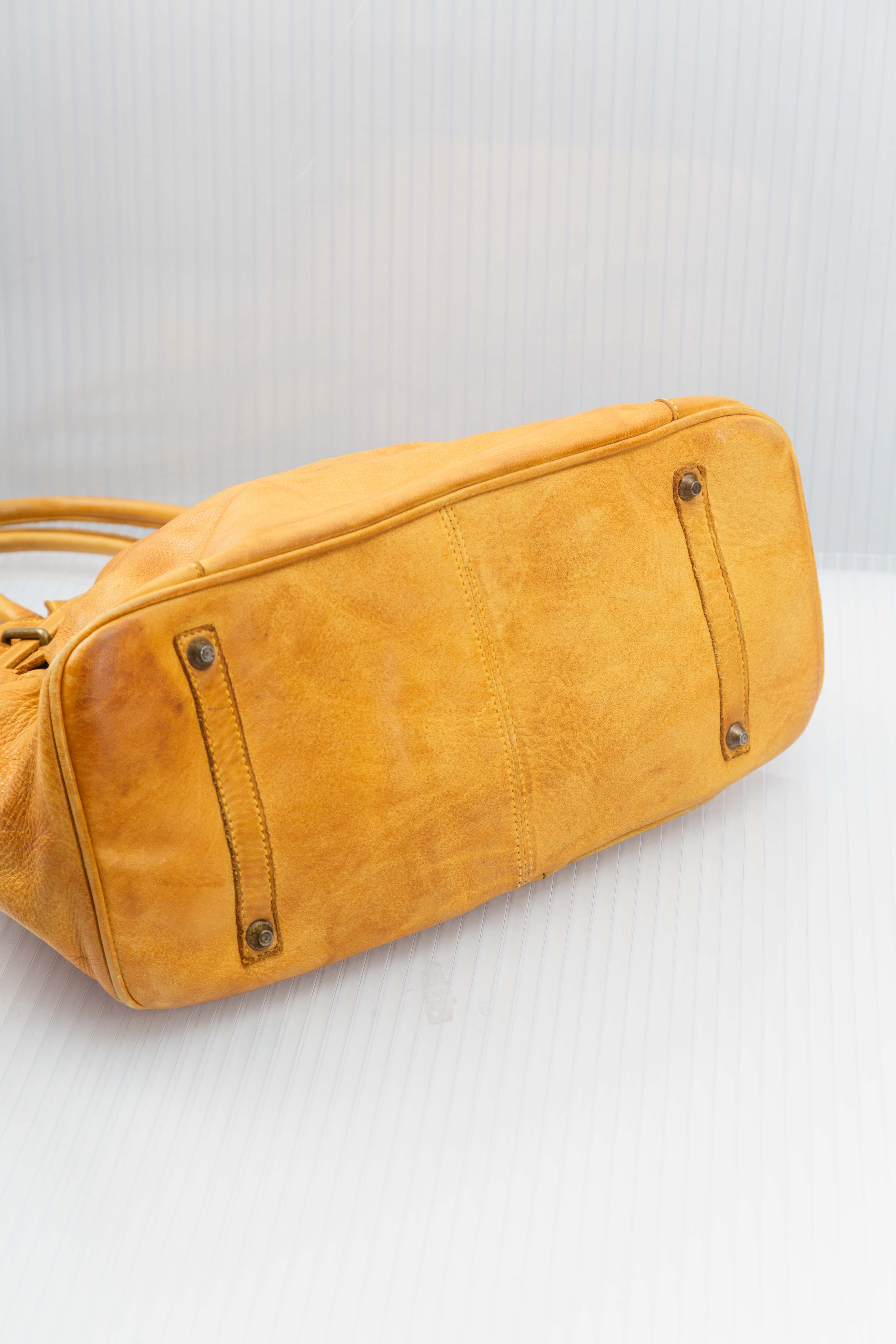 WASHED MUSTARD FIRKIN LEATHER HANDBAG