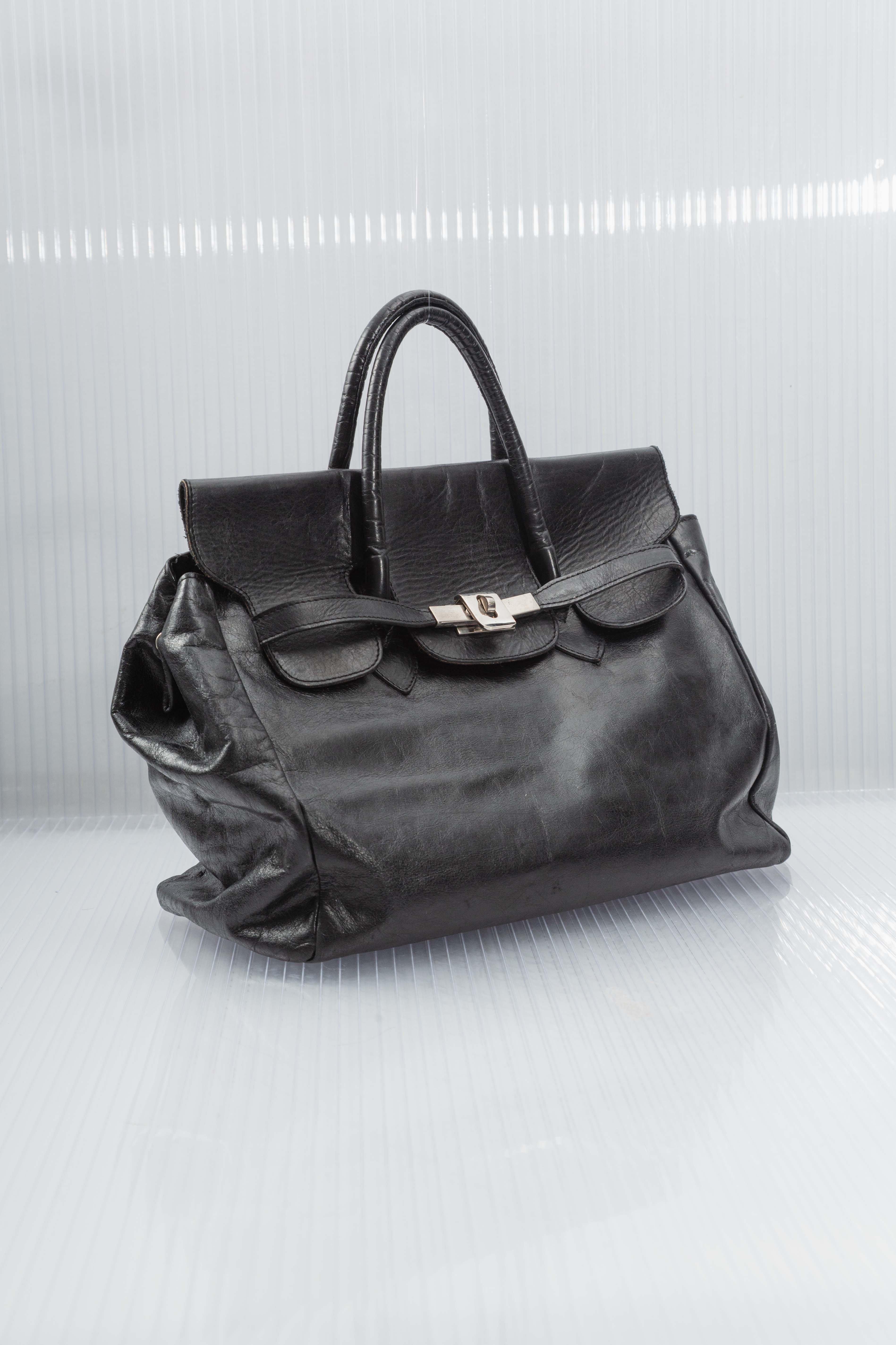 BLACK FIRKIN SOFT LEATHER HANDBAG