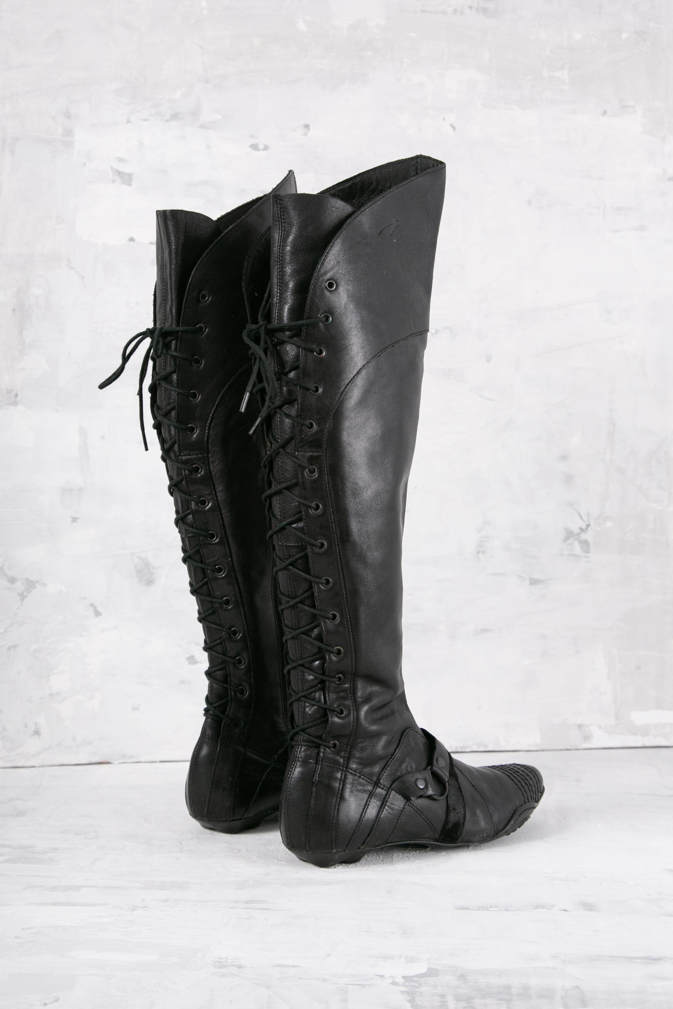 LACE-UP HIGH-KNEE BOOTS