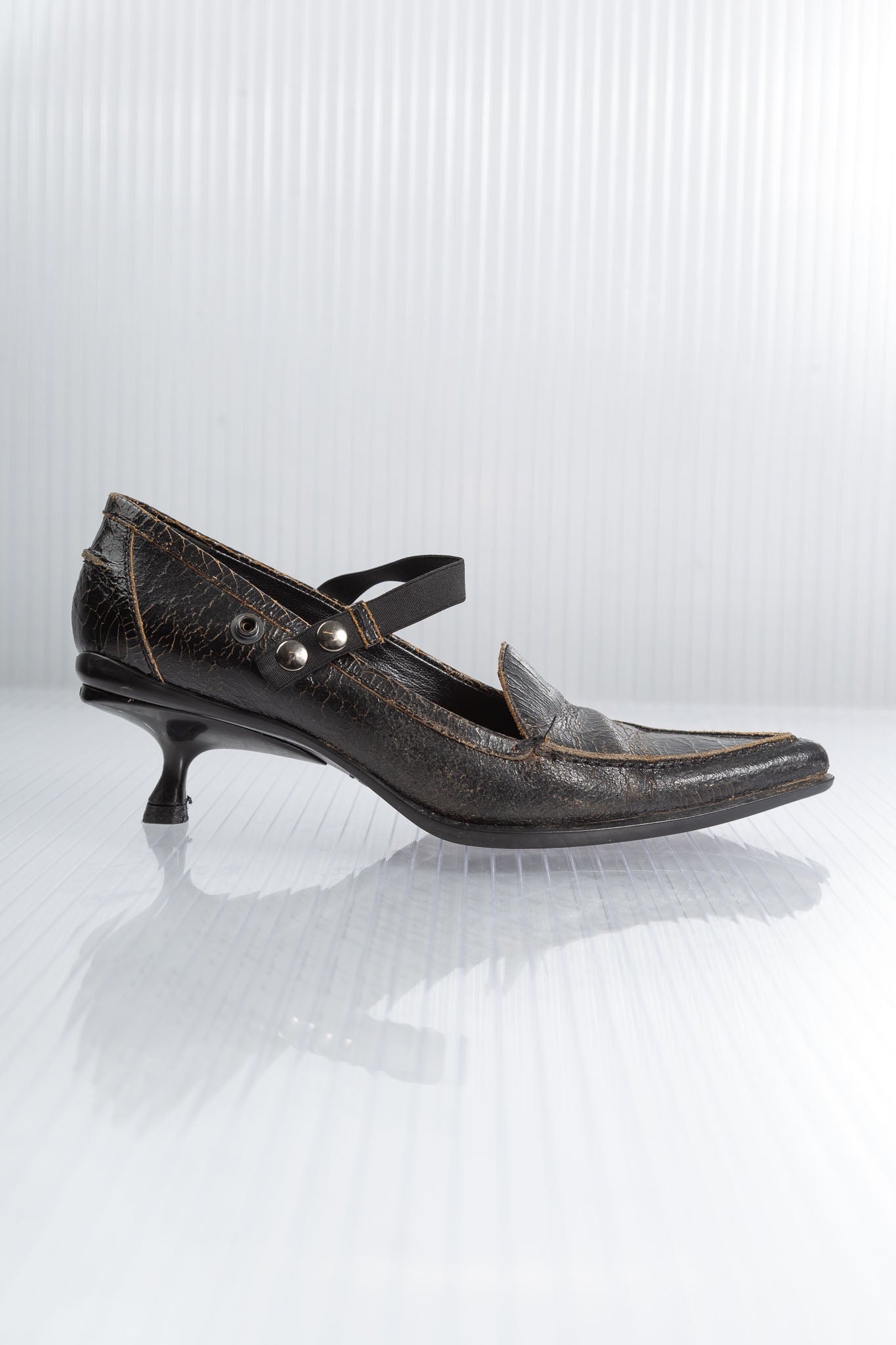 MIU MIU FW 2001 CRACKED LEATHER POINTY BOOTS