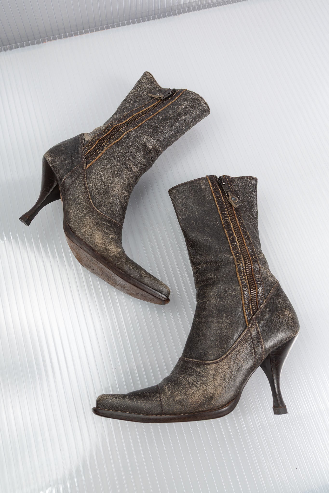 MIU MIU FW 2001 CRACKED LEATHER POINTY HEELS
