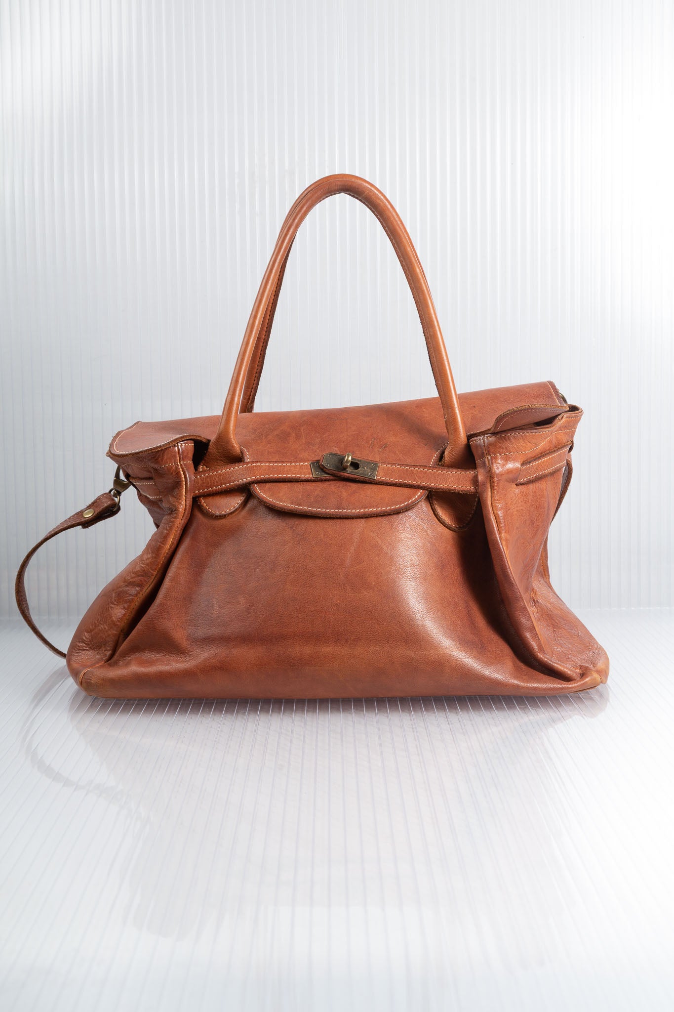 BROWN LEATHER FIRKIN TRAVEL BAG