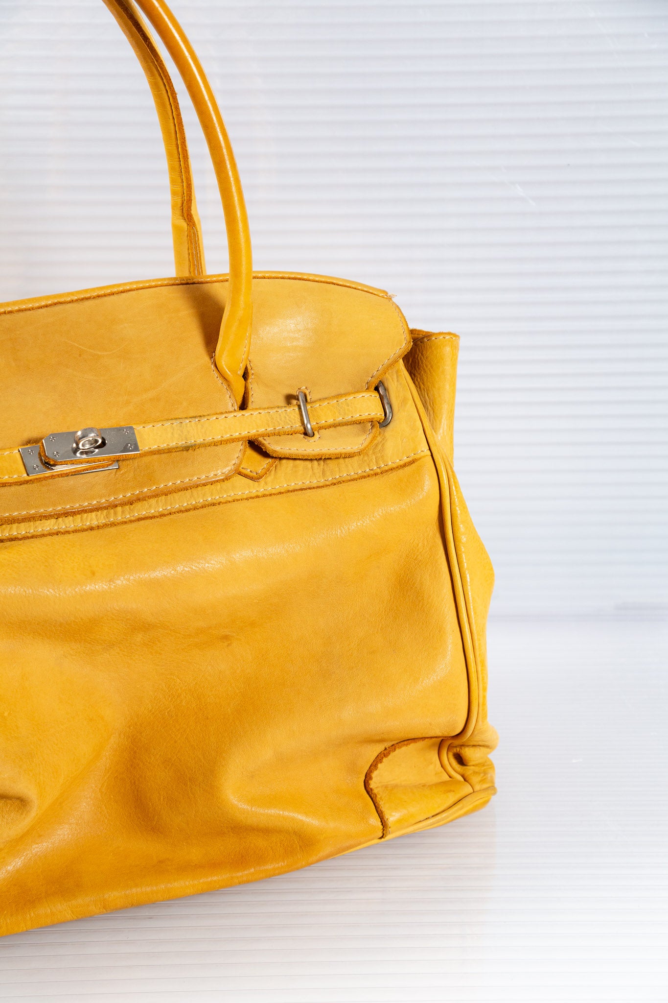 WASHED MUSTRAD FIRKIN LEATHER BAG