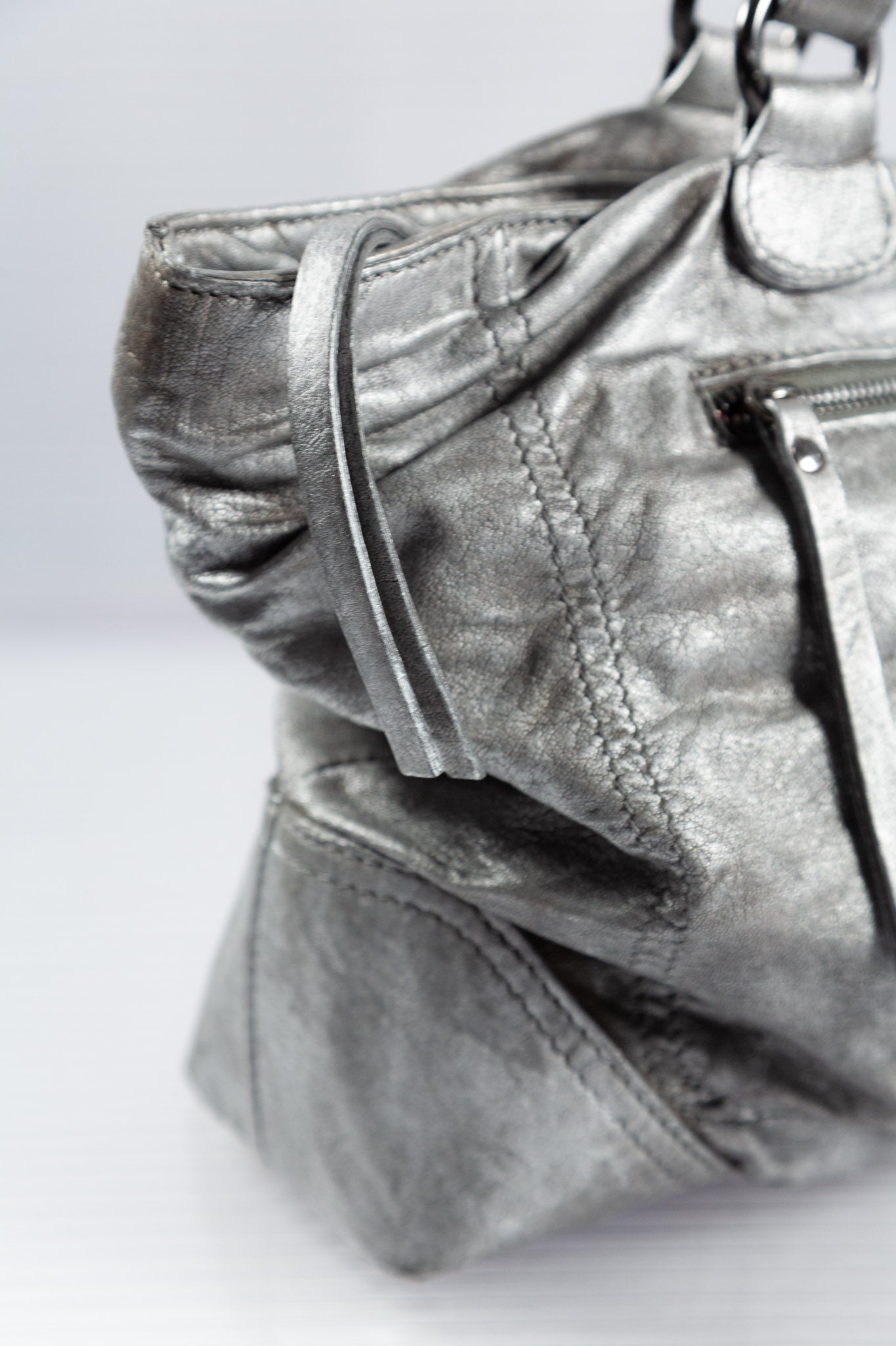 C'N'C' SLOUCHY SILVER LEATHER BAG