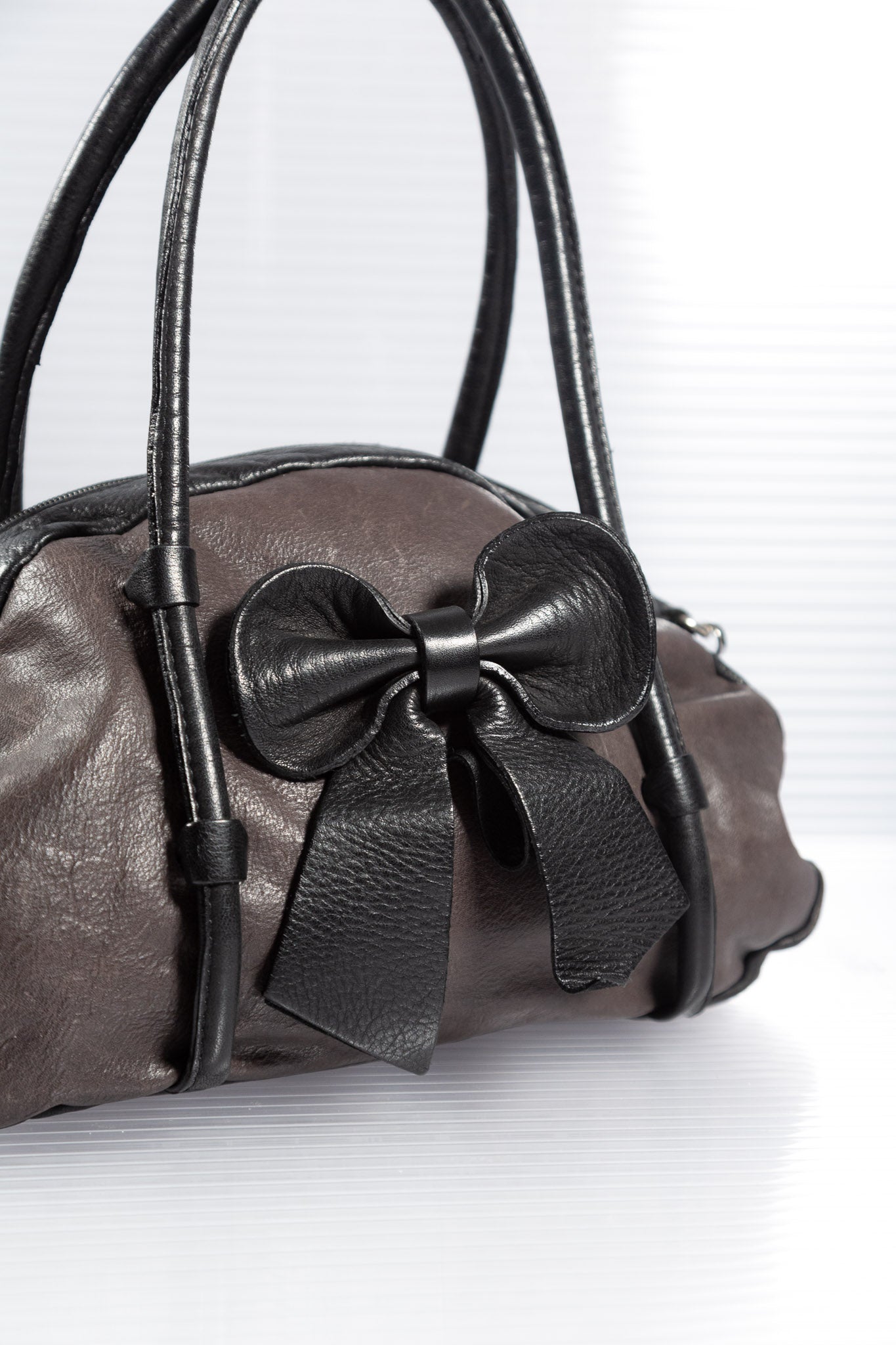 BLACK & PURPLE BOW LEATHER BAG