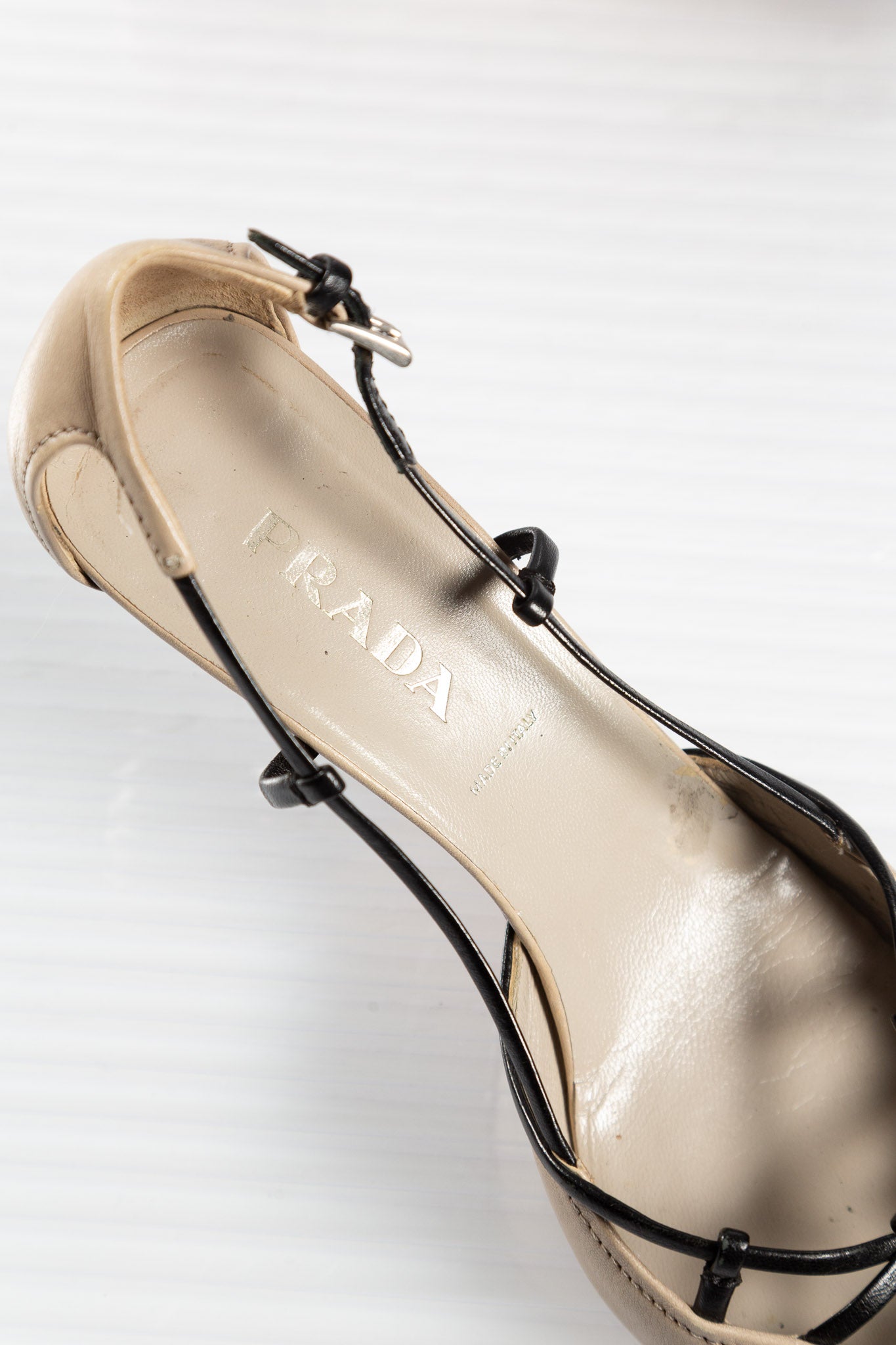 PRADA BEIGE LEATHER POINTED HEELS