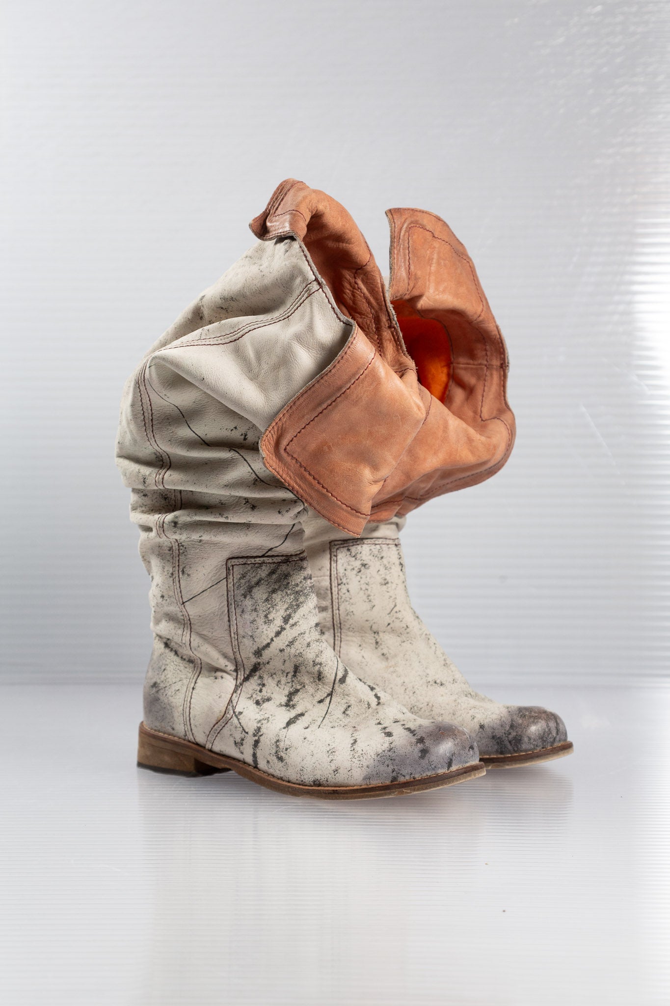 WASHED WHITE KNEE-HIGH BOOTS