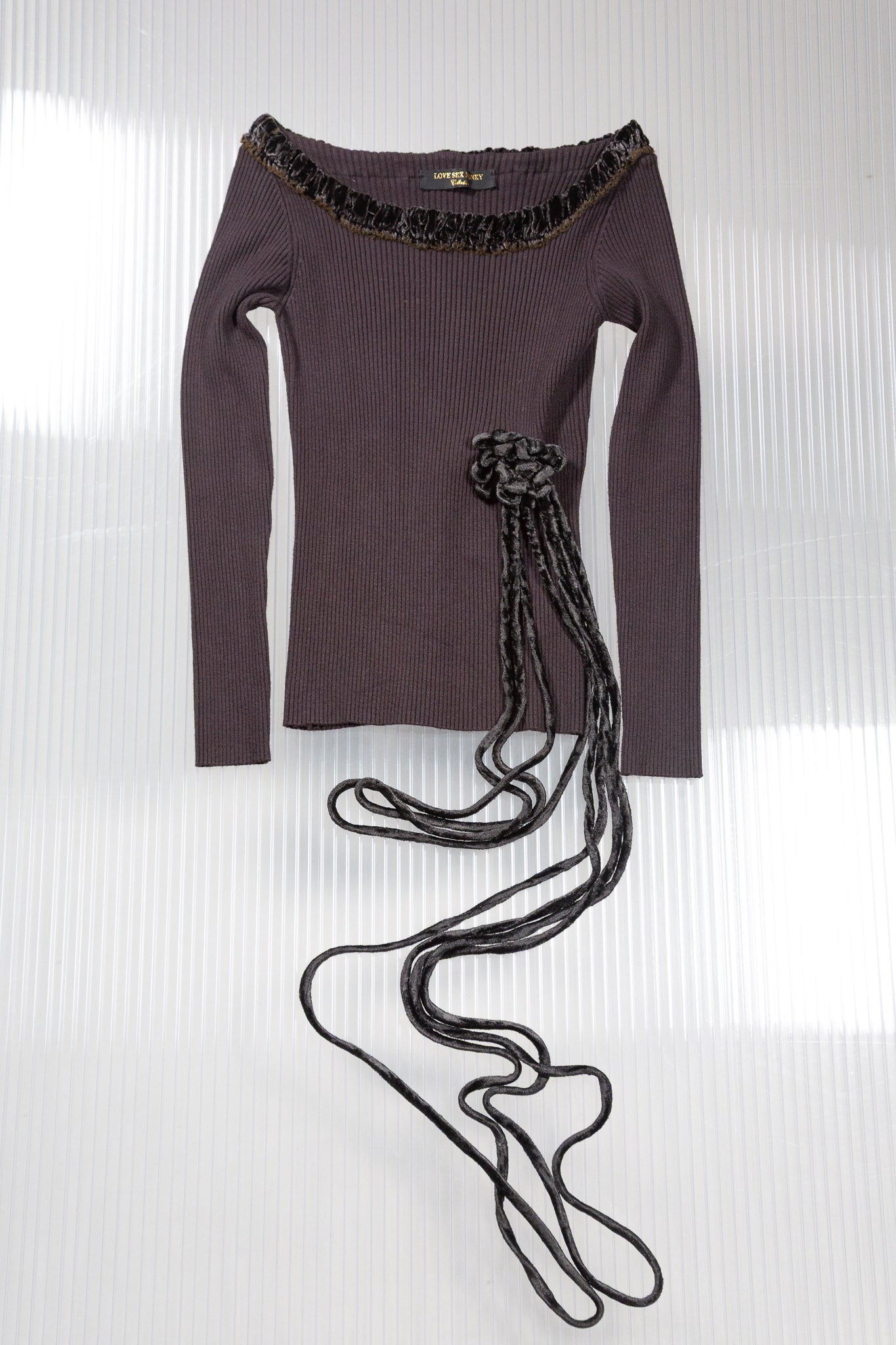 WOVEN FLOWER COCKADE TOP