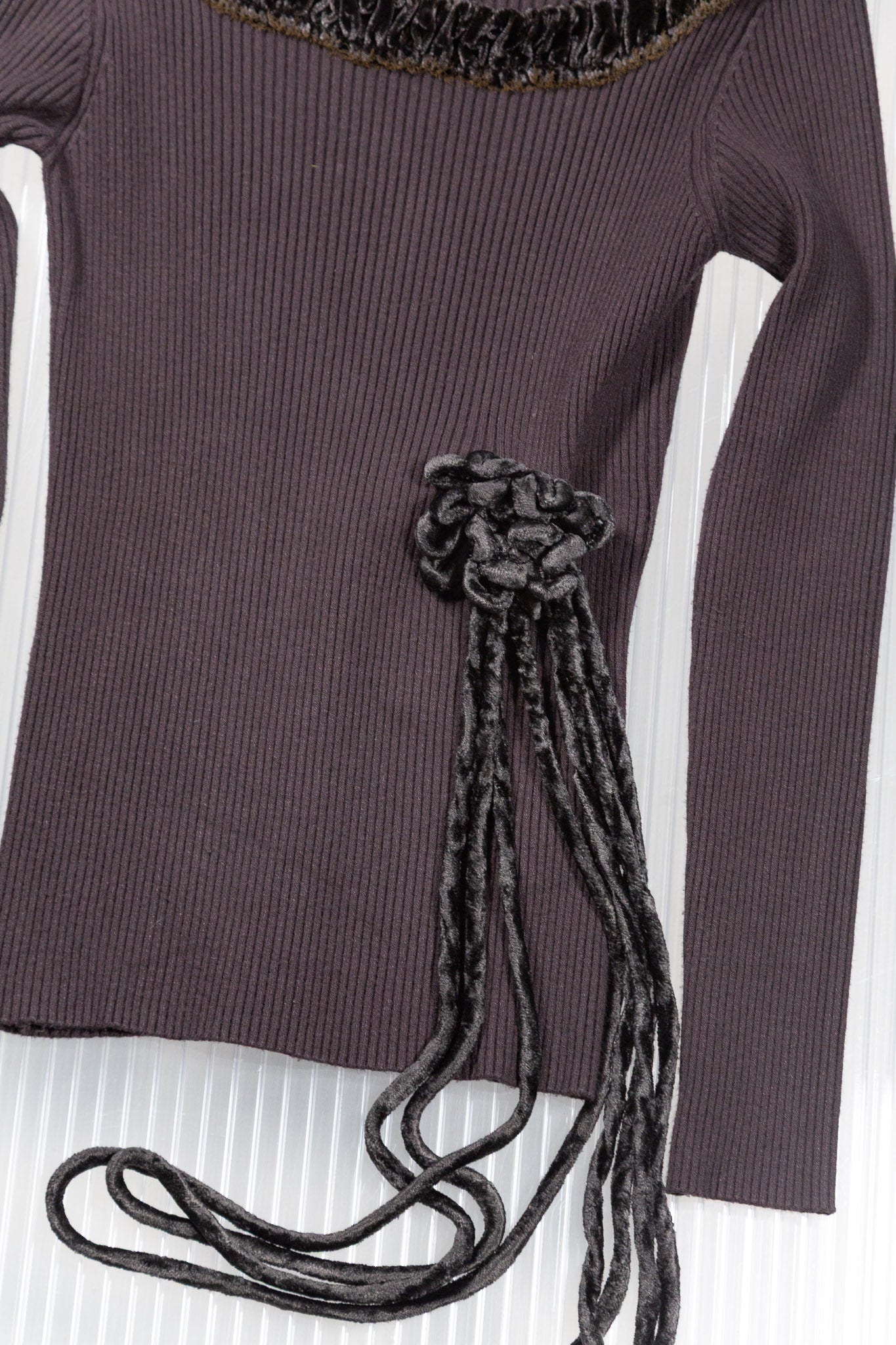 WOVEN FLOWER COCKADE TOP