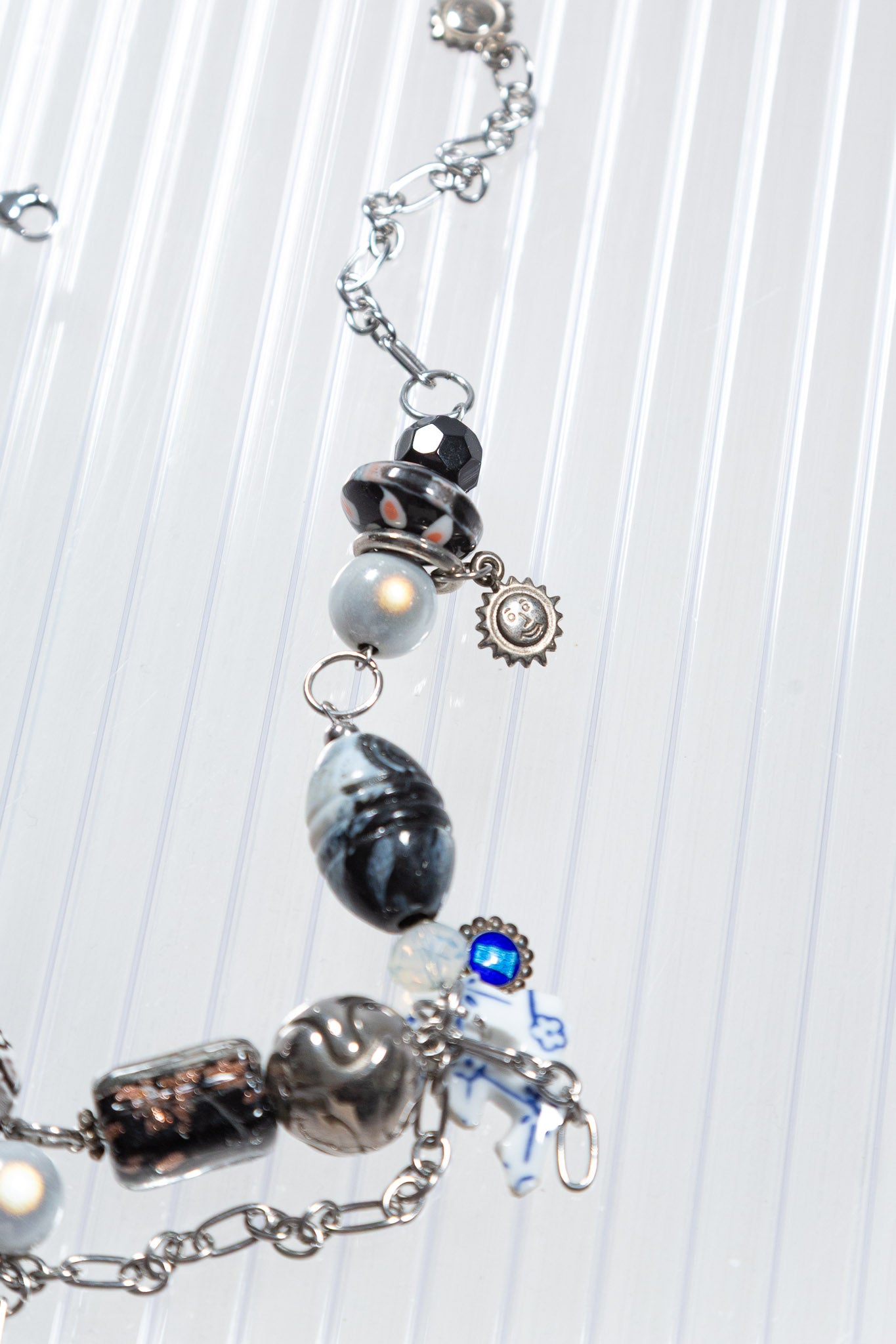 SILVER-TONED DECORATIVE CHAIN