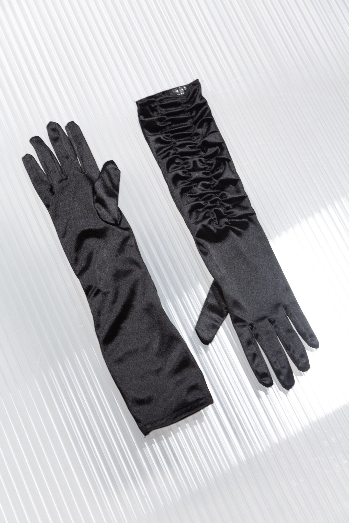 BLACK SATIN RUCHED GLOVES