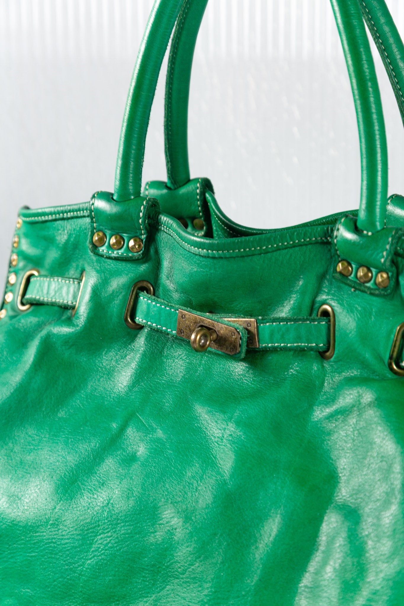 GREEN STUDDED FIRKIN LEATHER HANDBAG