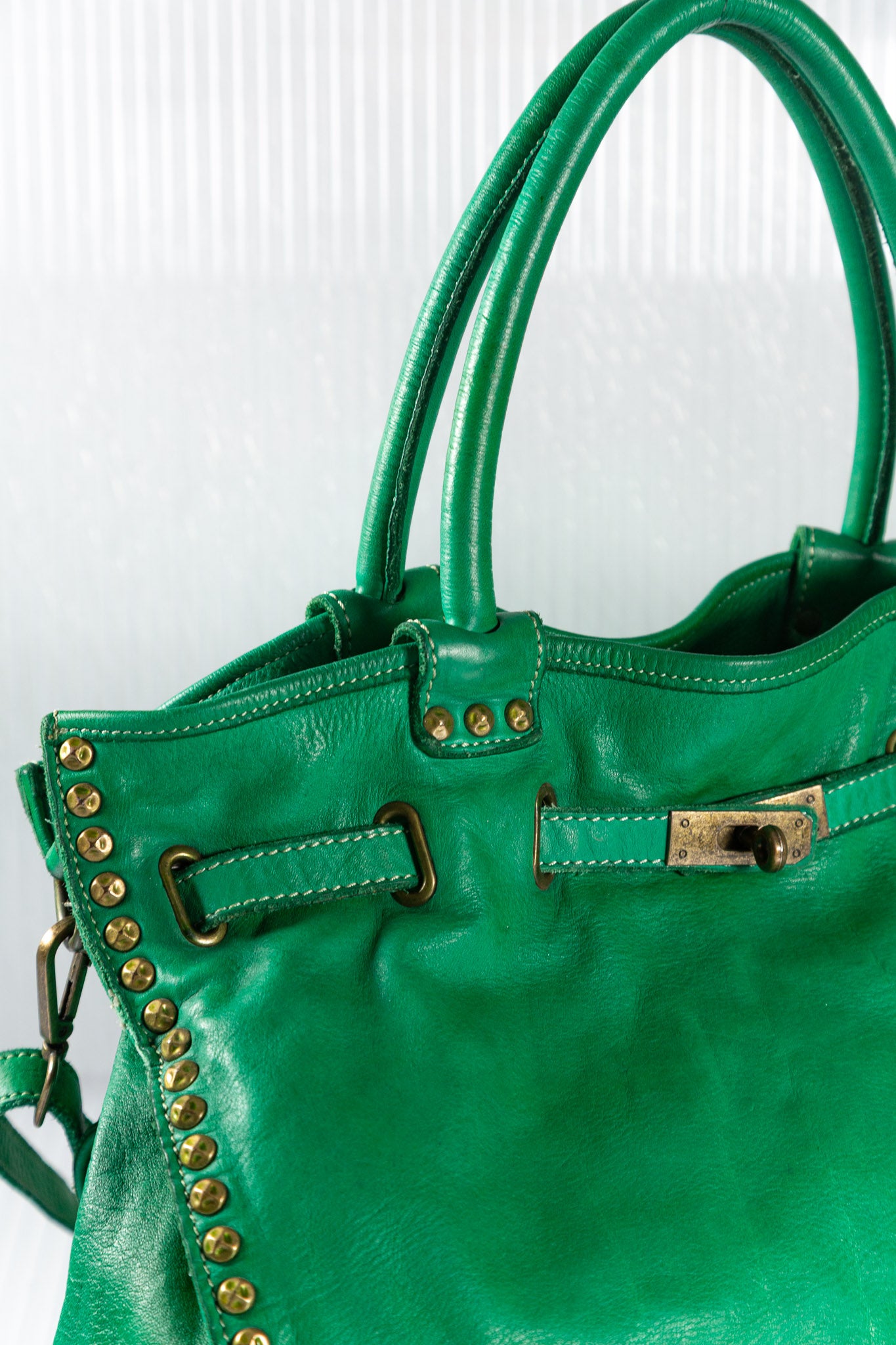 GREEN STUDDED FIRKIN LEATHER HANDBAG