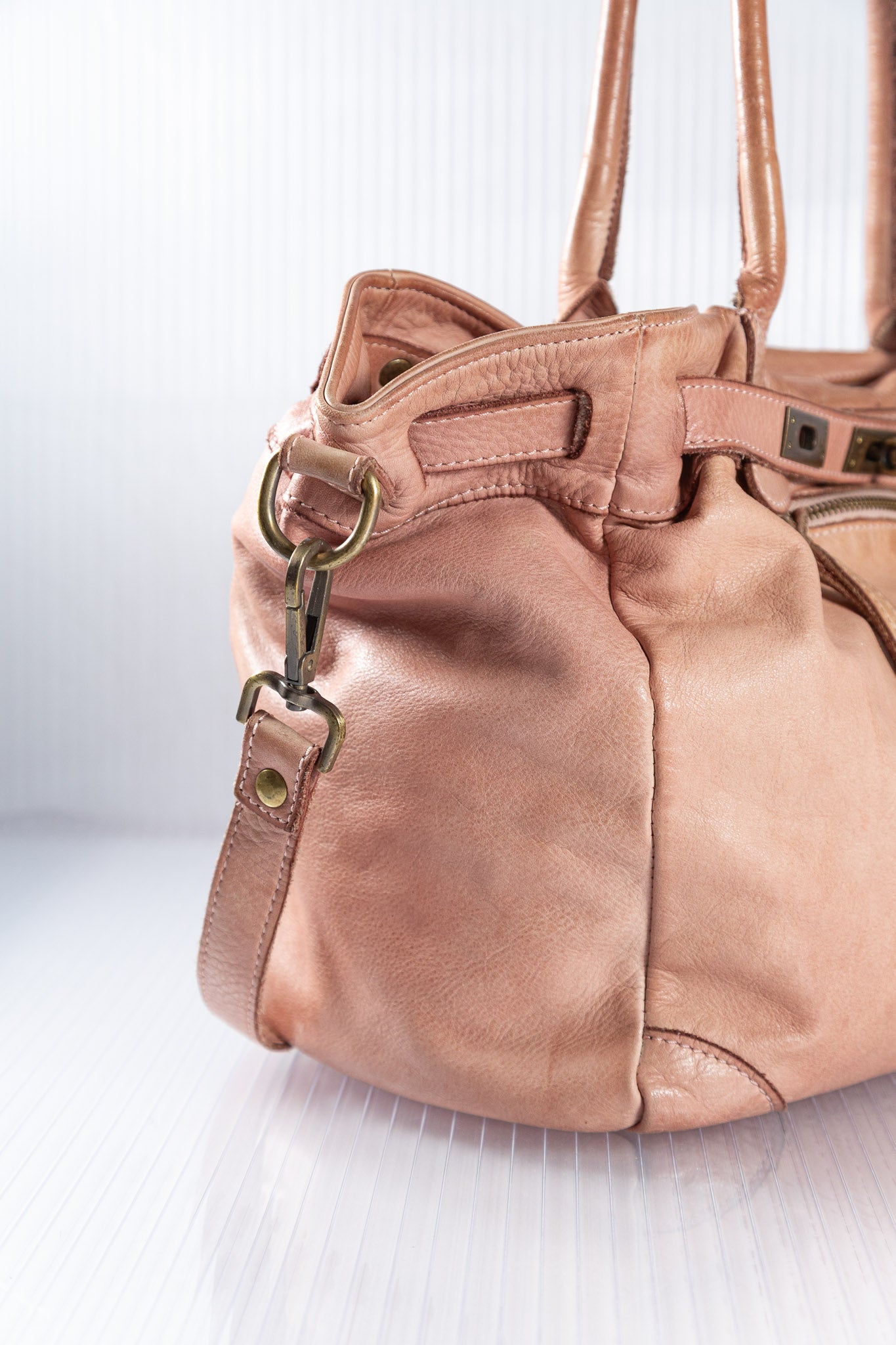 WASHED ROSE HARDWARE FIRKIN LEATHER BAG