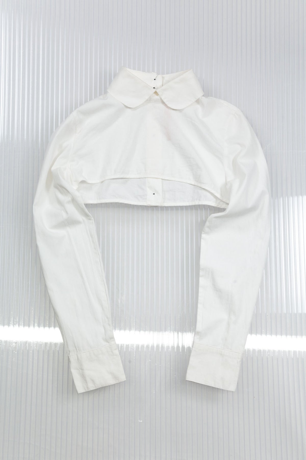 WHITE CROPPED BUTTON SHIRT
