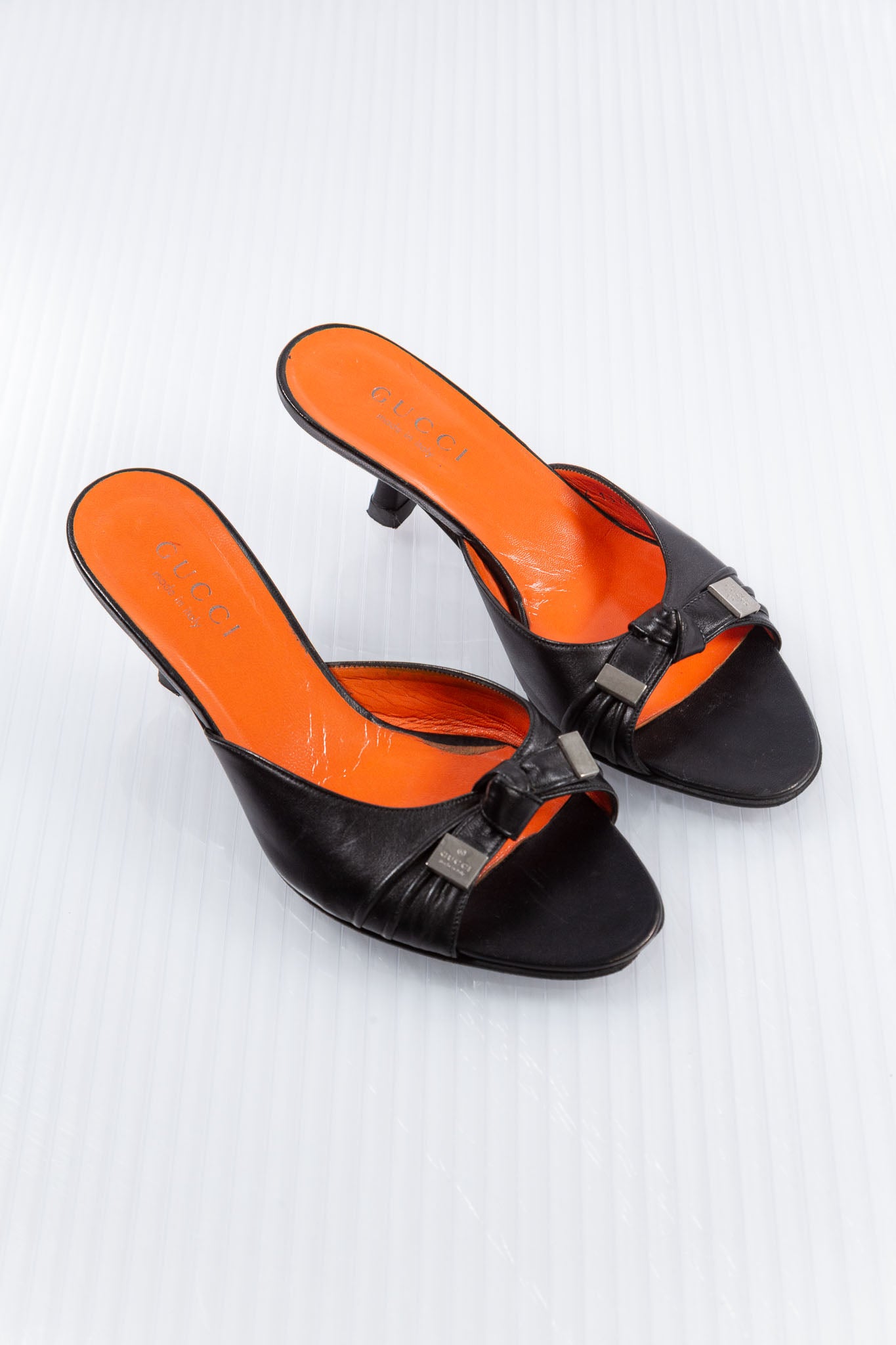 GUCCI TOM FORD BLACK LEATHER KITTEN HEEL MULES