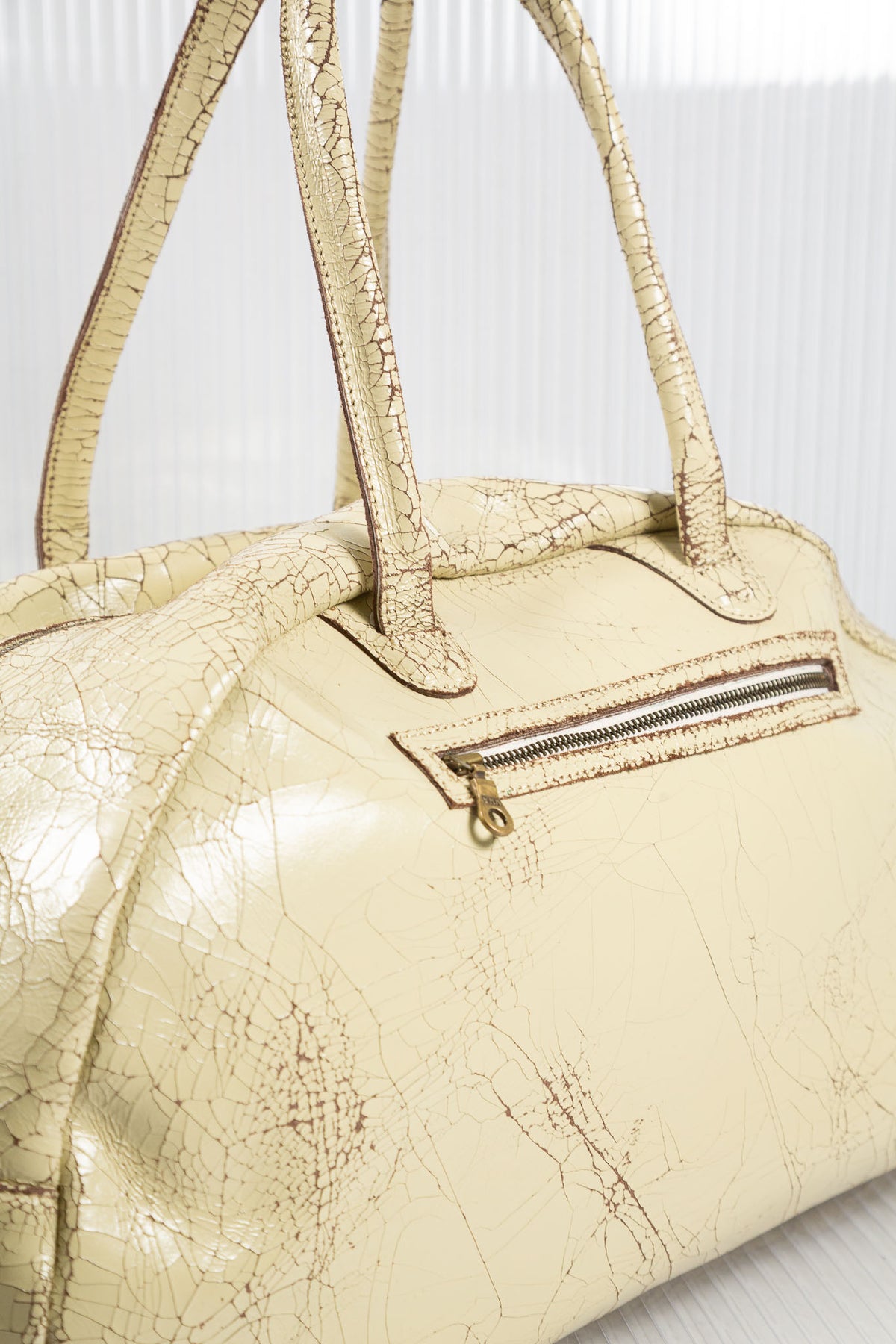 CREAM CRACKED LEATHER BAG