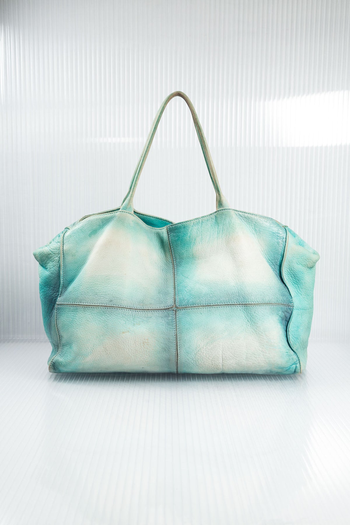 WASHED GRADIENT BLUE LEATHER TOTE BAG