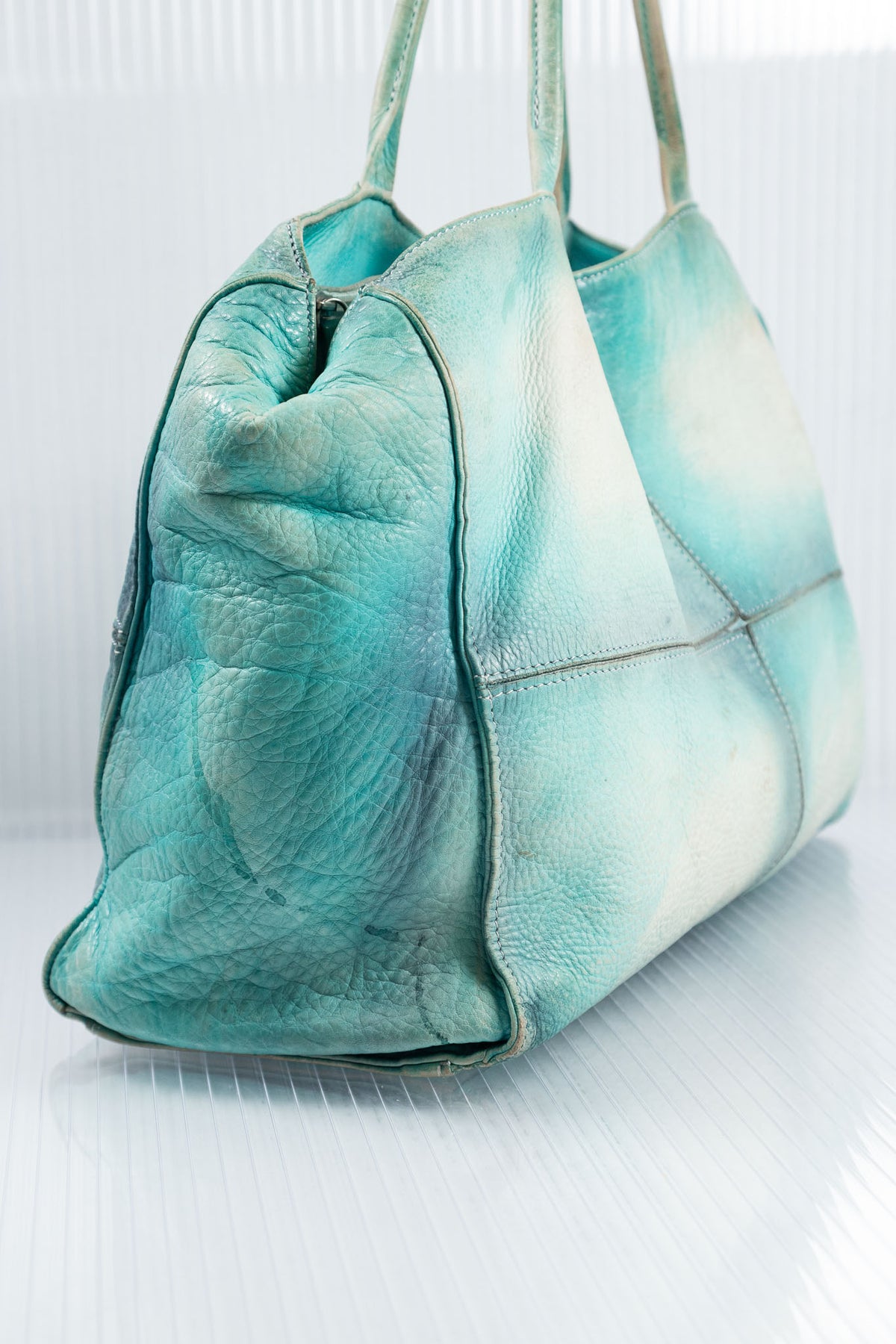 WASHED GRADIENT BLUE LEATHER TOTE BAG