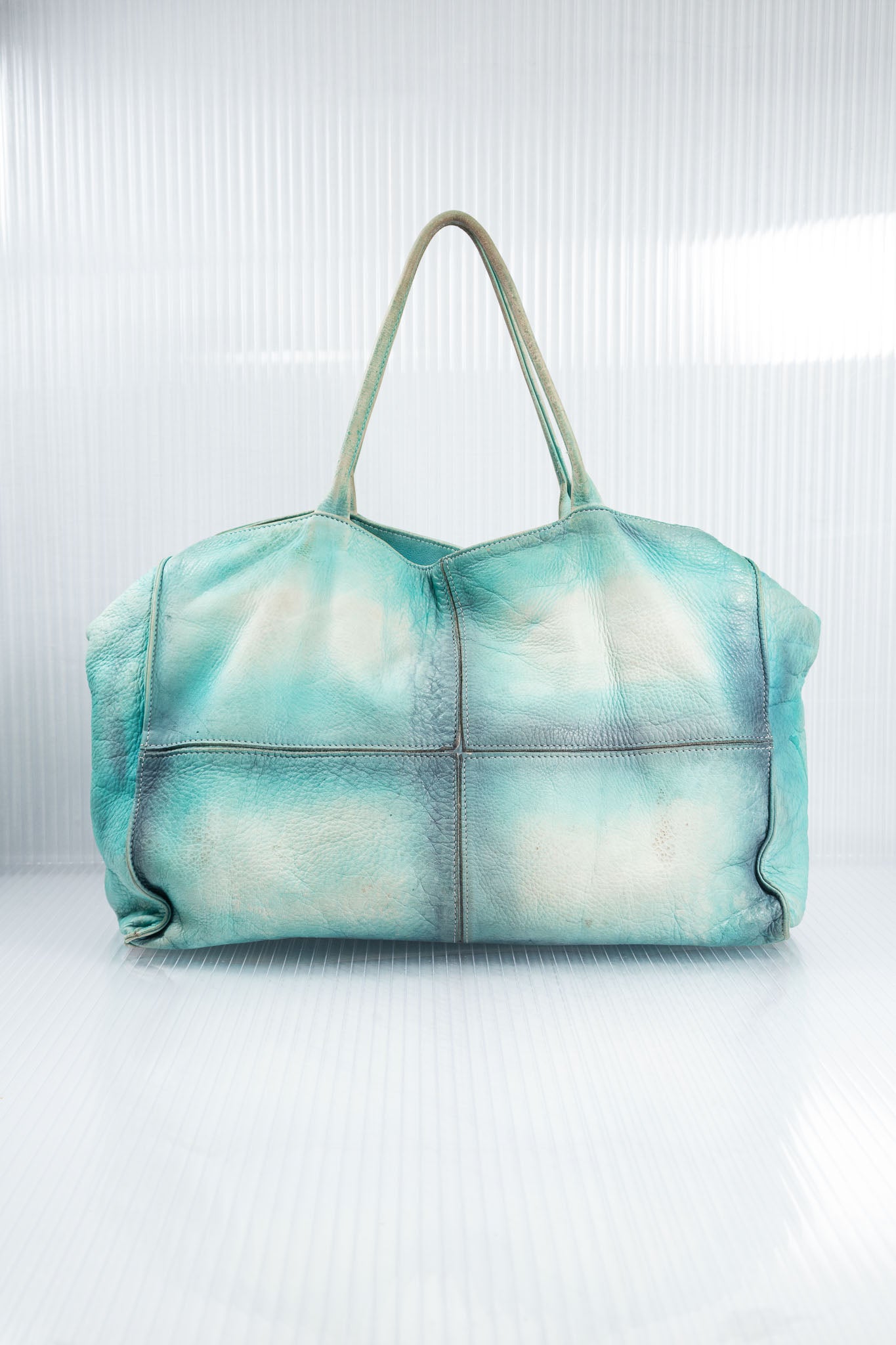 WASHED GRADIENT BLUE LEATHER TOTE BAG