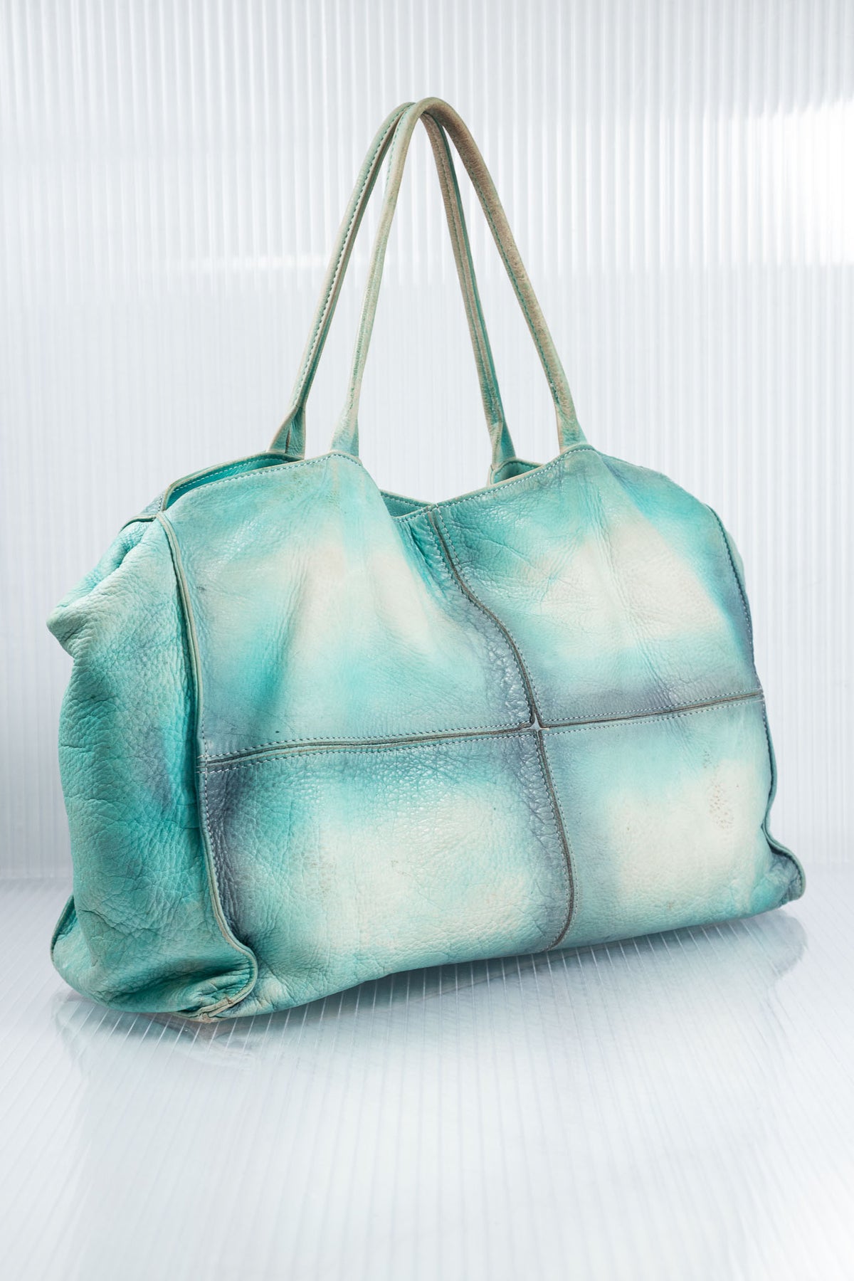 WASHED GRADIENT BLUE LEATHER TOTE BAG