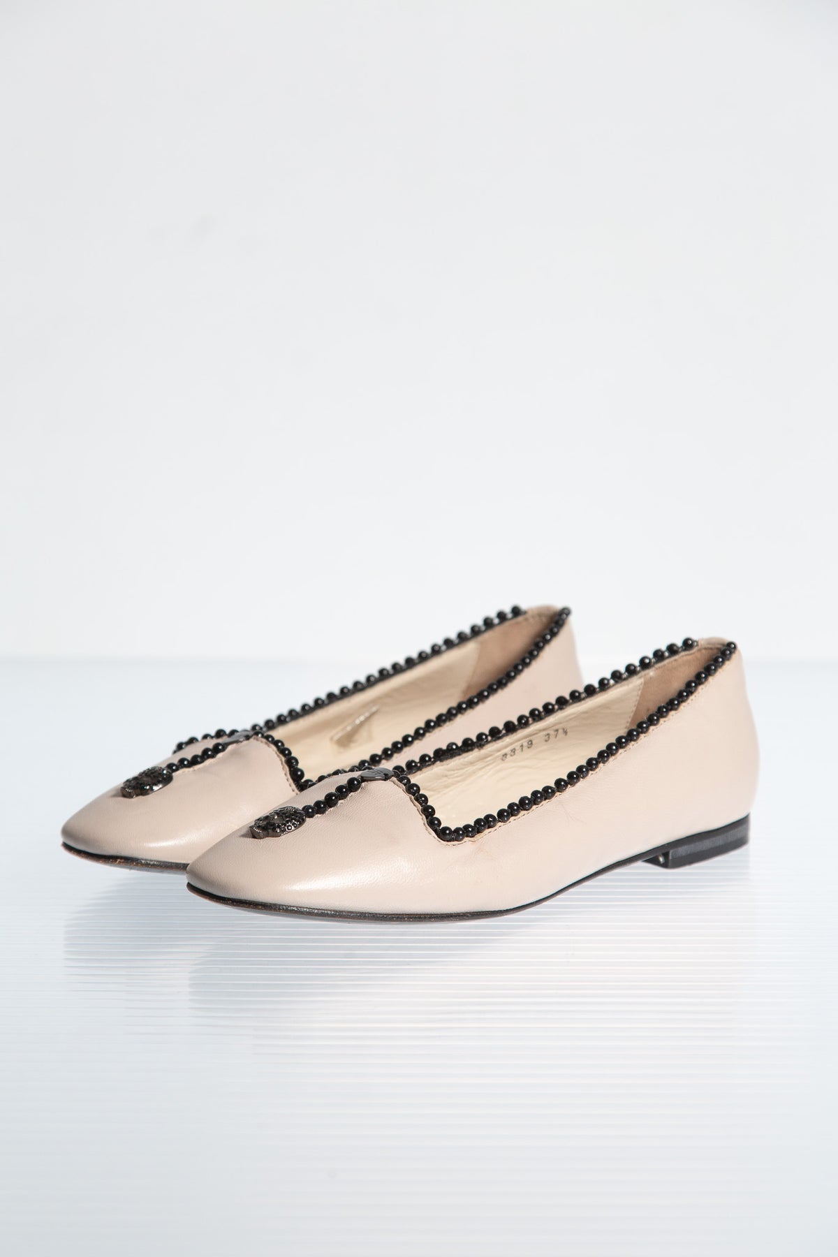JOHN RICHMOND CREAM FLATS