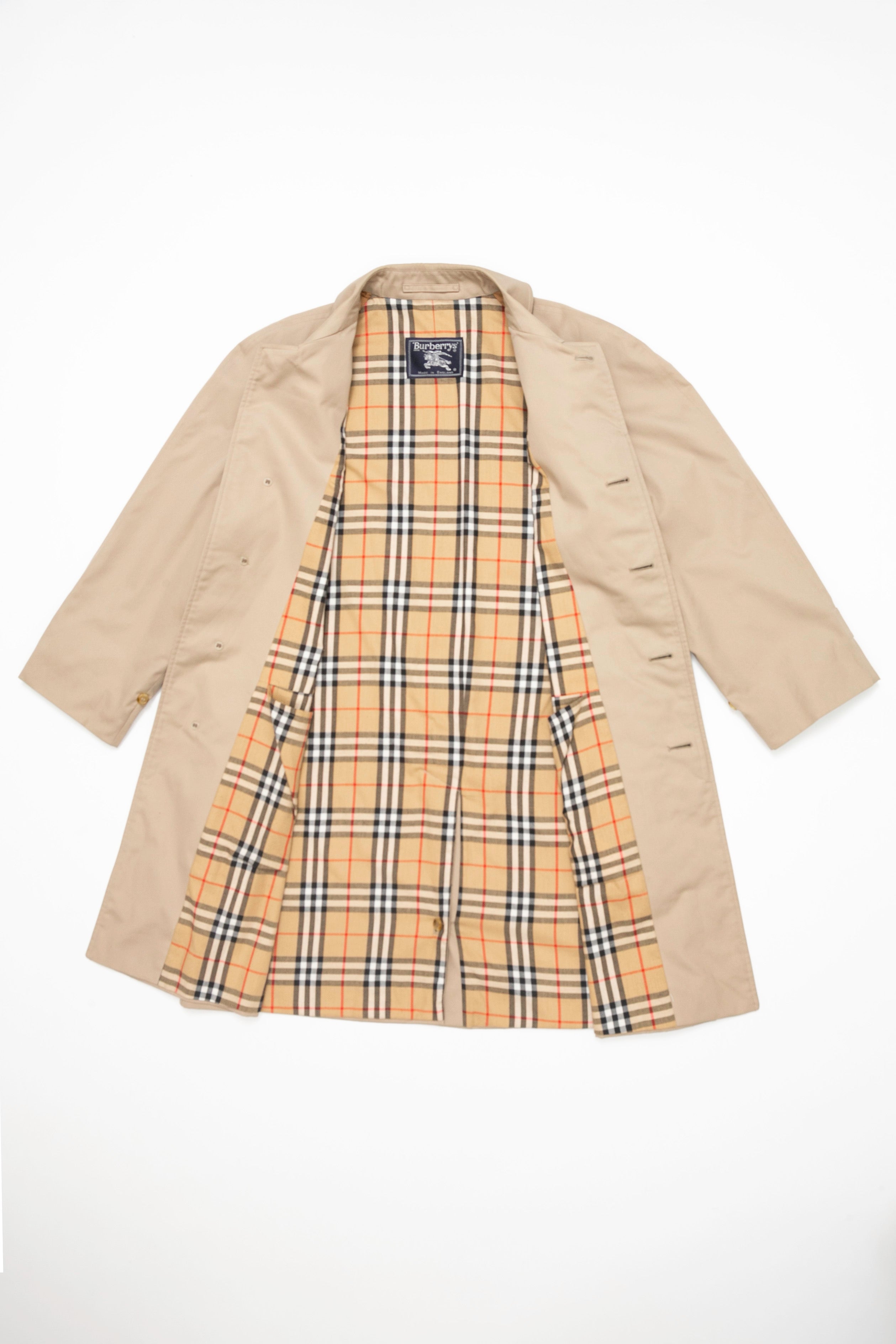 Burberry shop trench studio