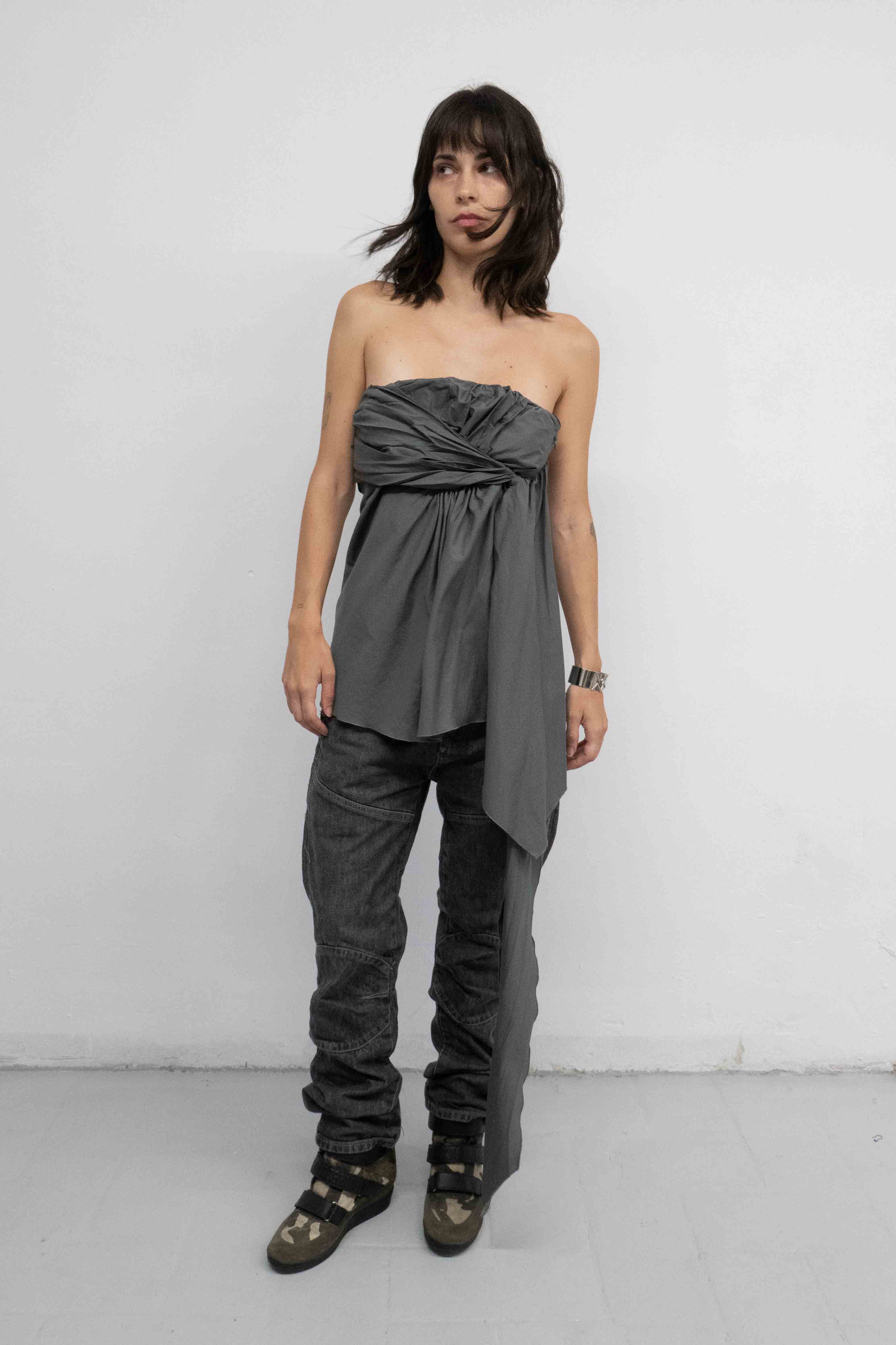 LAYERED STAPELESS TOP