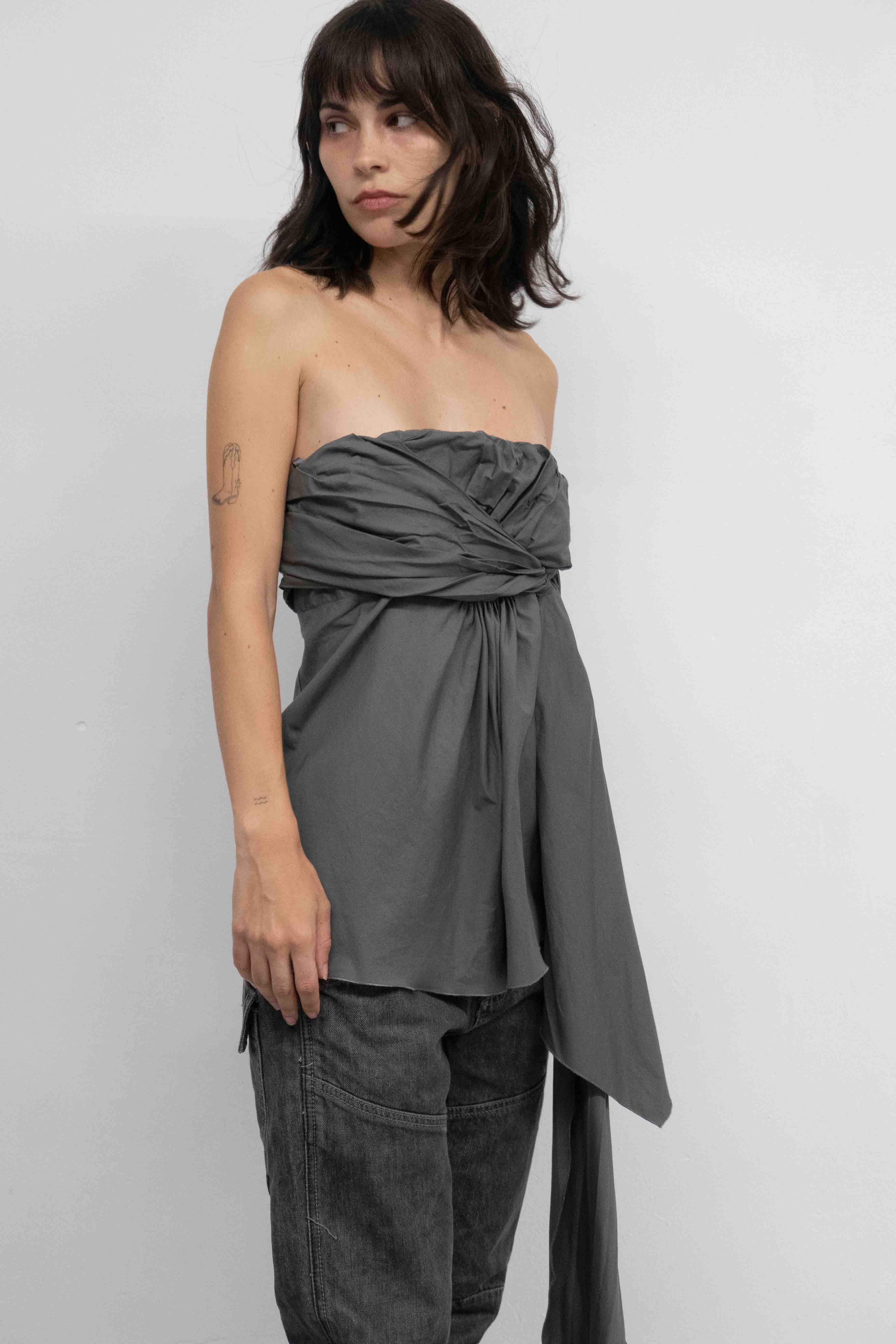 LAYERED STAPELESS TOP