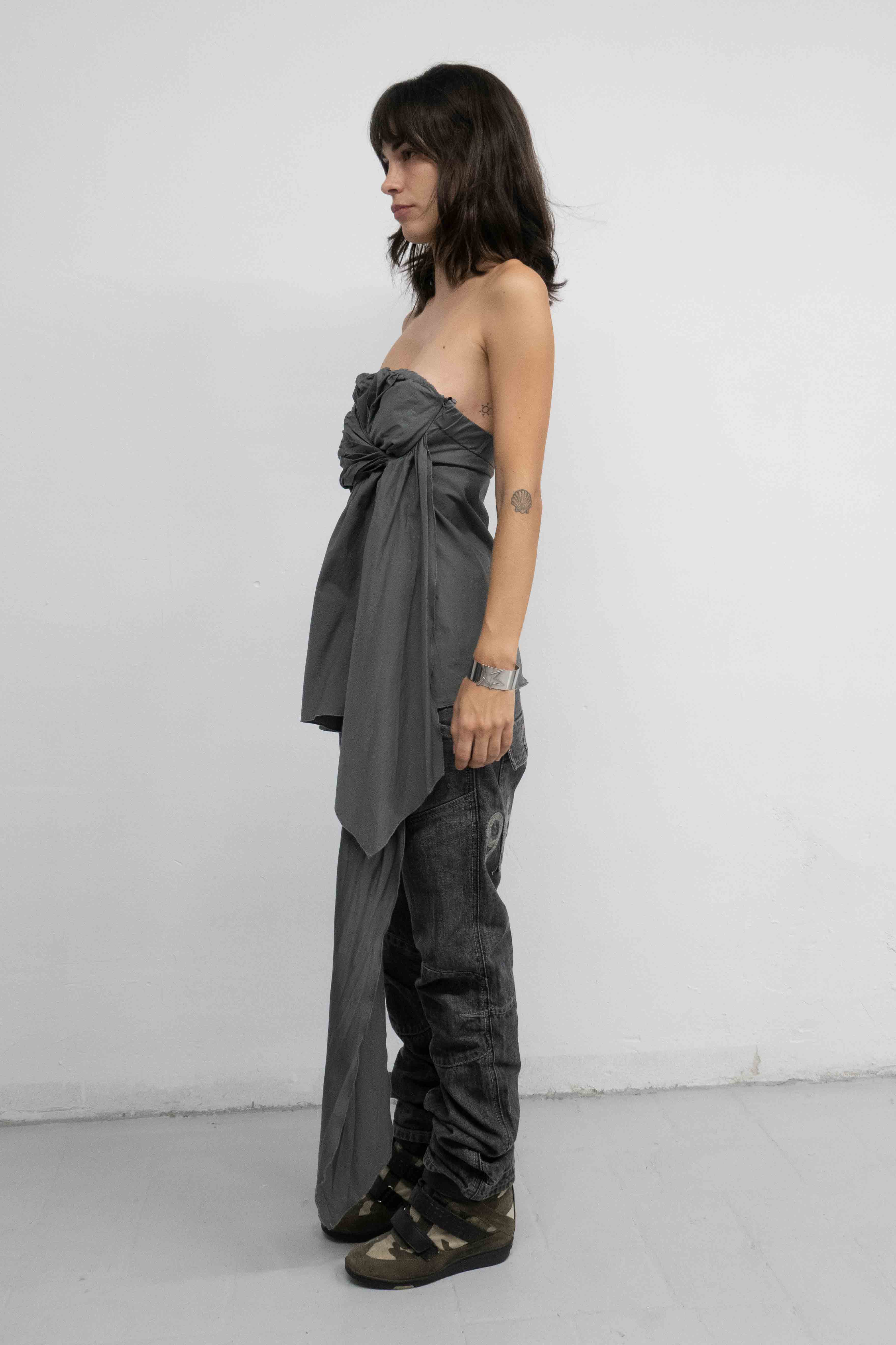 LAYERED STAPELESS TOP